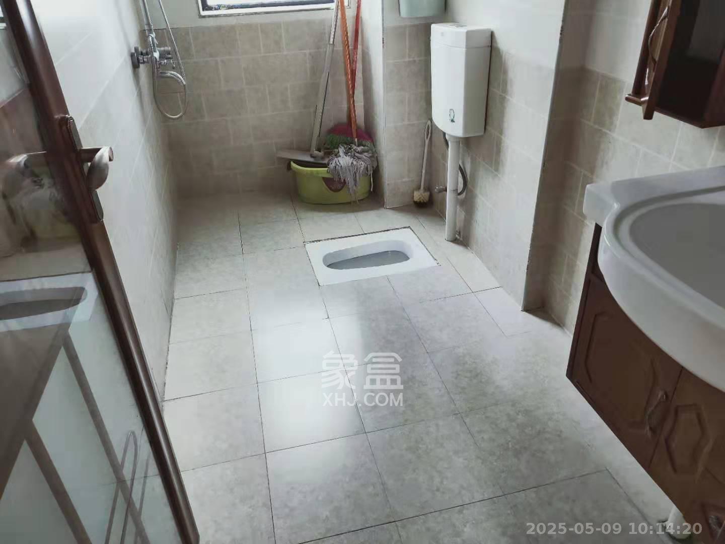 莱茵城  3室1厅2卫   1800.00元/月室内图