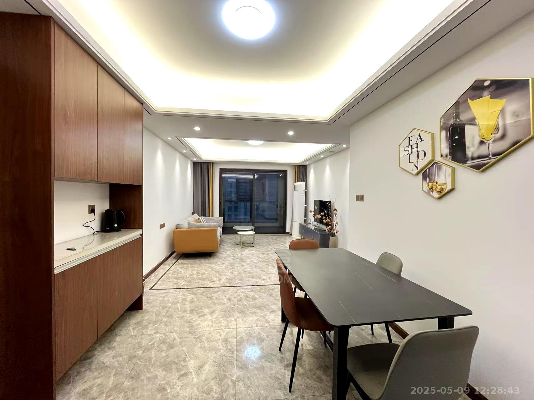 城际空间站 4室2厅2卫 1900.0元/月 城际空间站 4室2厅2卫 1900.0元/月室内图