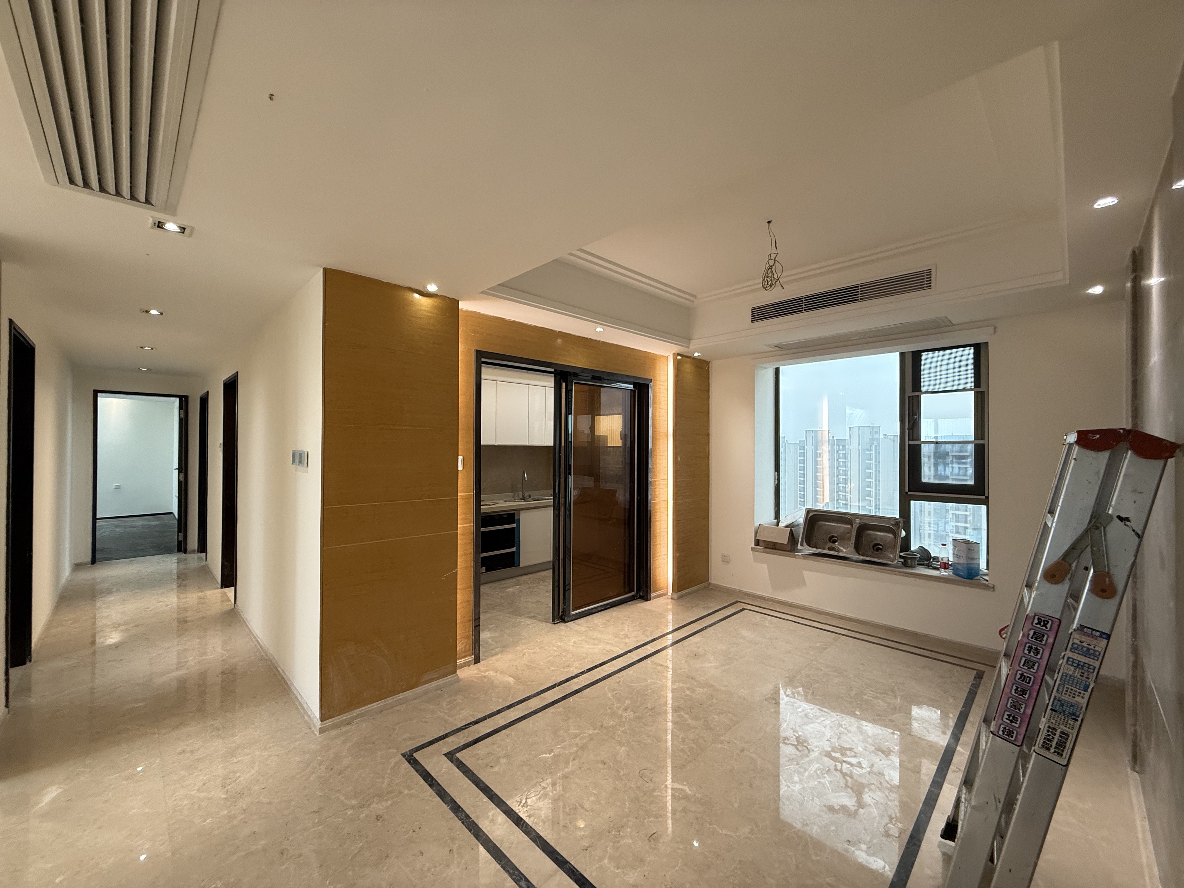 天鹅湾 3室2厅2卫 318.0万 天鹅湾 3室2厅2卫 318.0万室内图