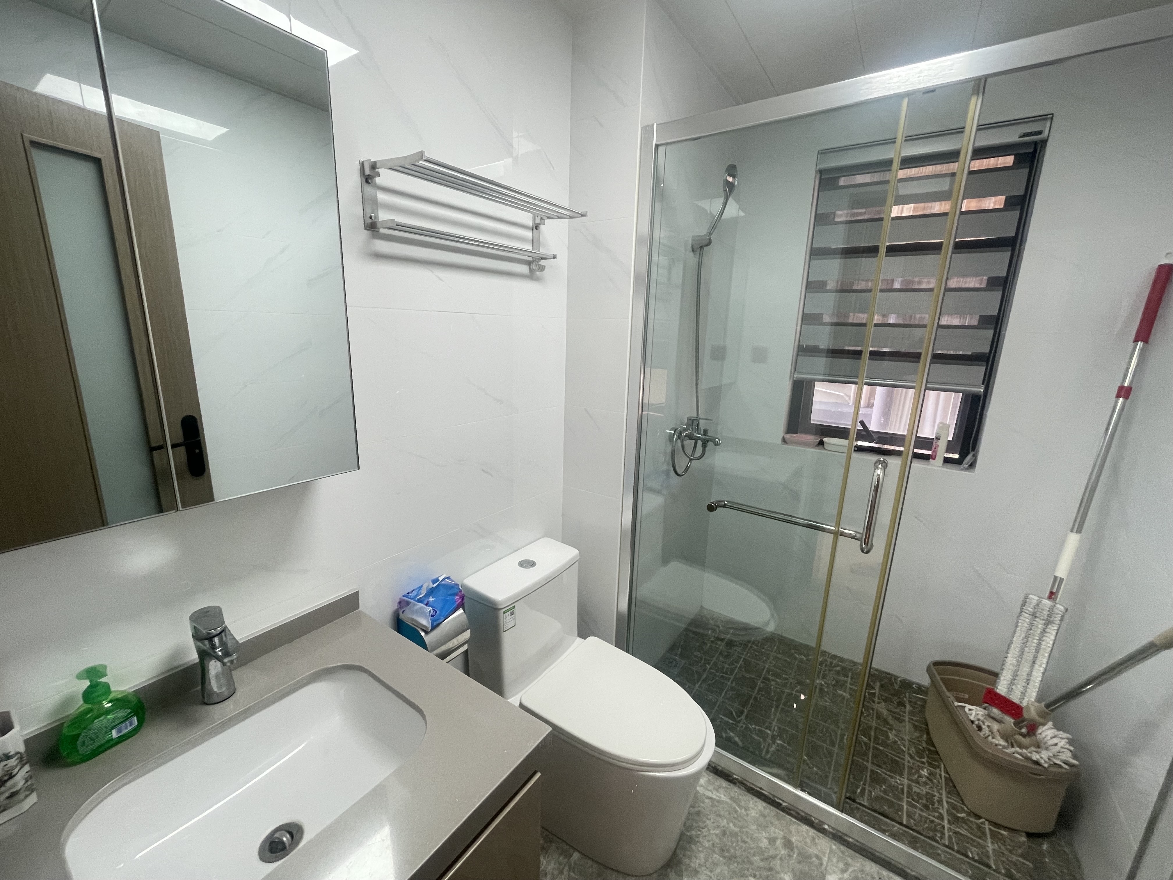 金岛国际 3室2厅2卫 175.0万 金岛国际 3室2厅2卫 175.0万客厅