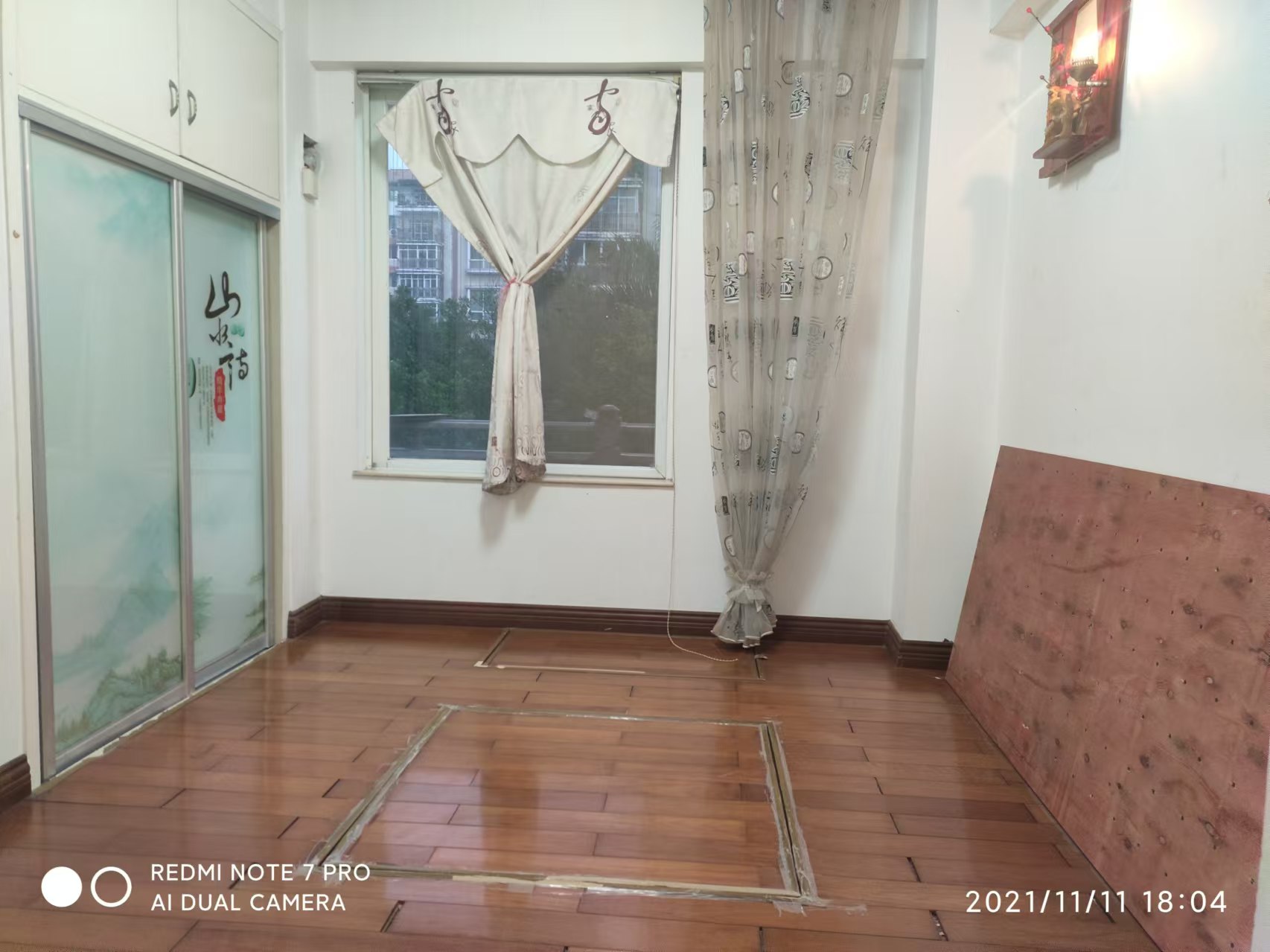 天上人间  3室2厅1卫   2300.00元/月室内图