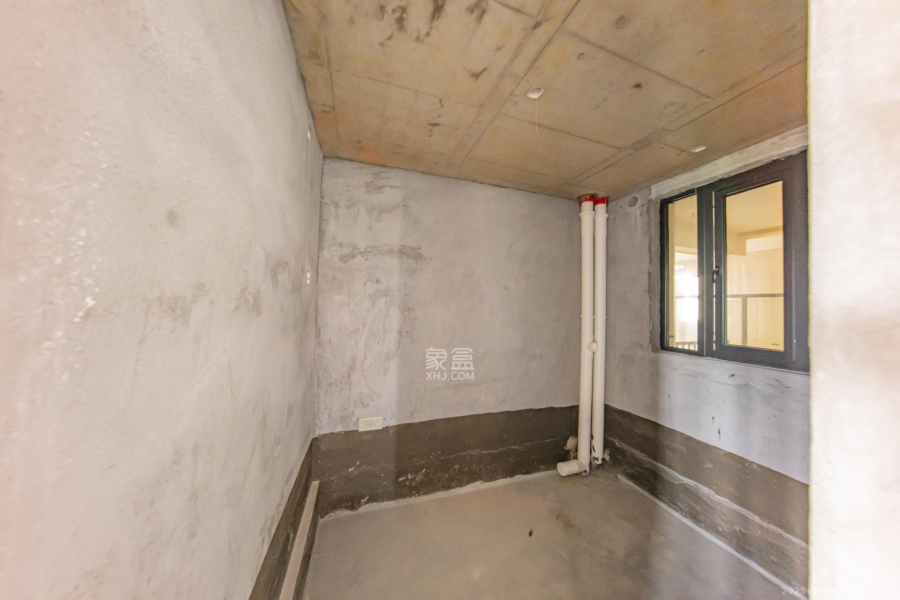建投象山国际  5室2厅2卫   268.00万卫生间