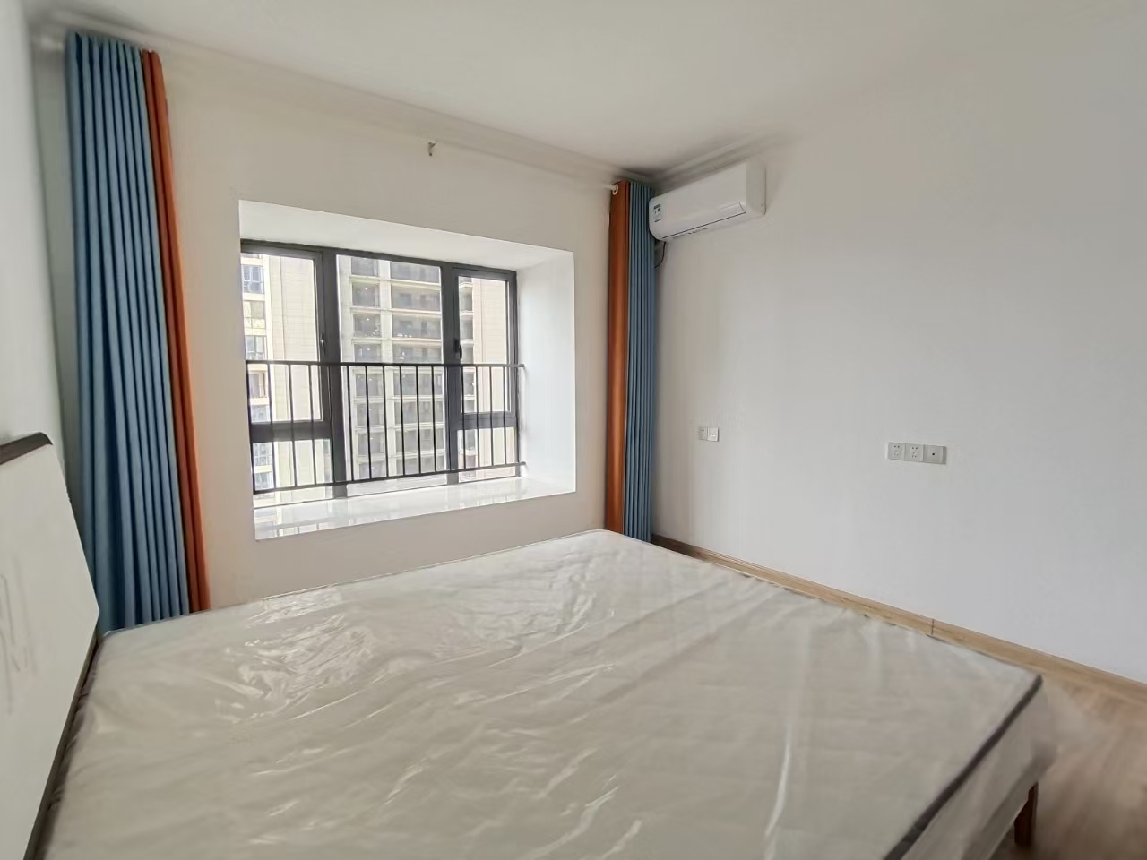 碧桂园梓山府 4室2厅2卫 2500.0元/月 碧桂园梓山府 4室2厅2卫 2500.0元/月室内图