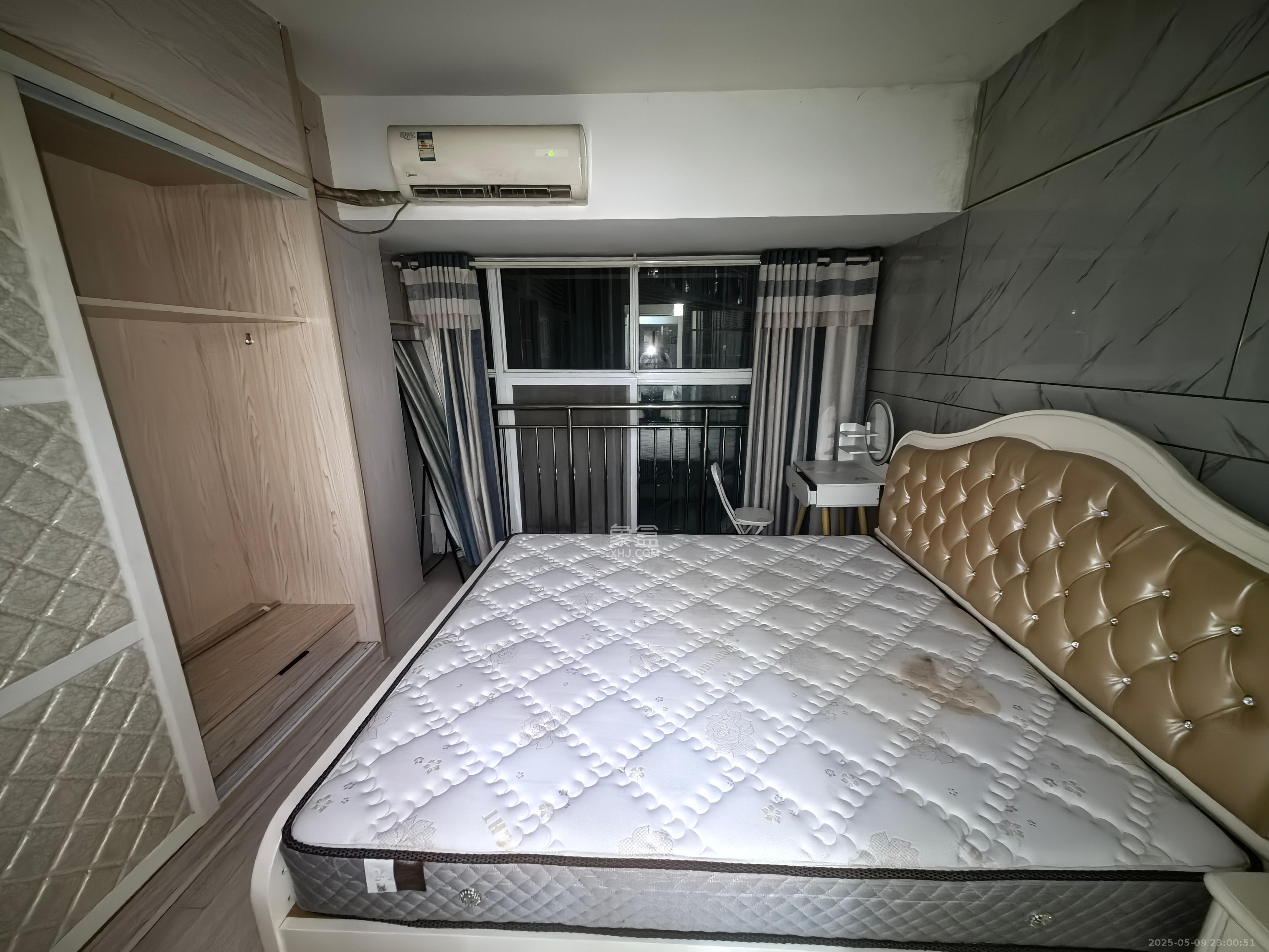 金色loft(鑫秋大厦) 2室1厅1卫 1900.0元/月 金色loft(鑫秋大厦) 2室1厅1卫 1900.0元/月室内图