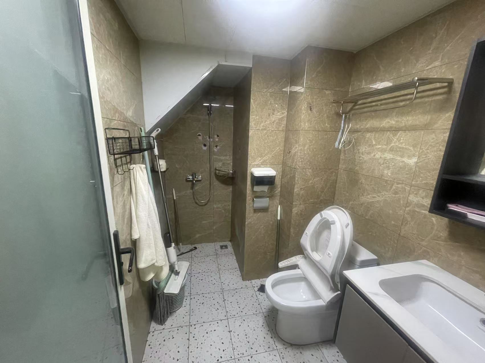 青春里 3室2厅2卫 1400.0元/月 青春里 3室2厅2卫 1400.0元/月室内图