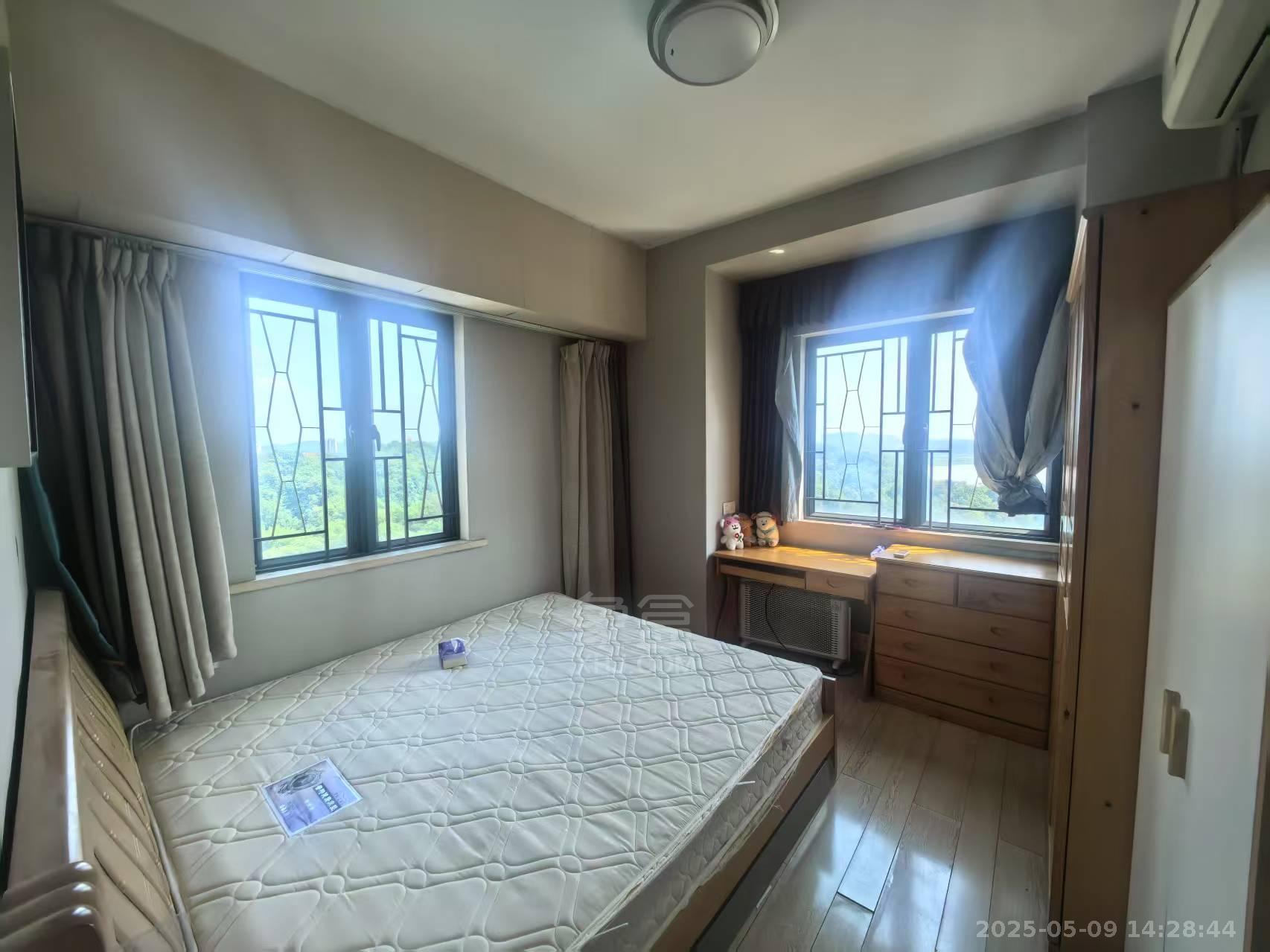 山水国际  2室2厅1卫    1600.0元/月 山水国际  2室2厅1卫    1600.0元/月室内图