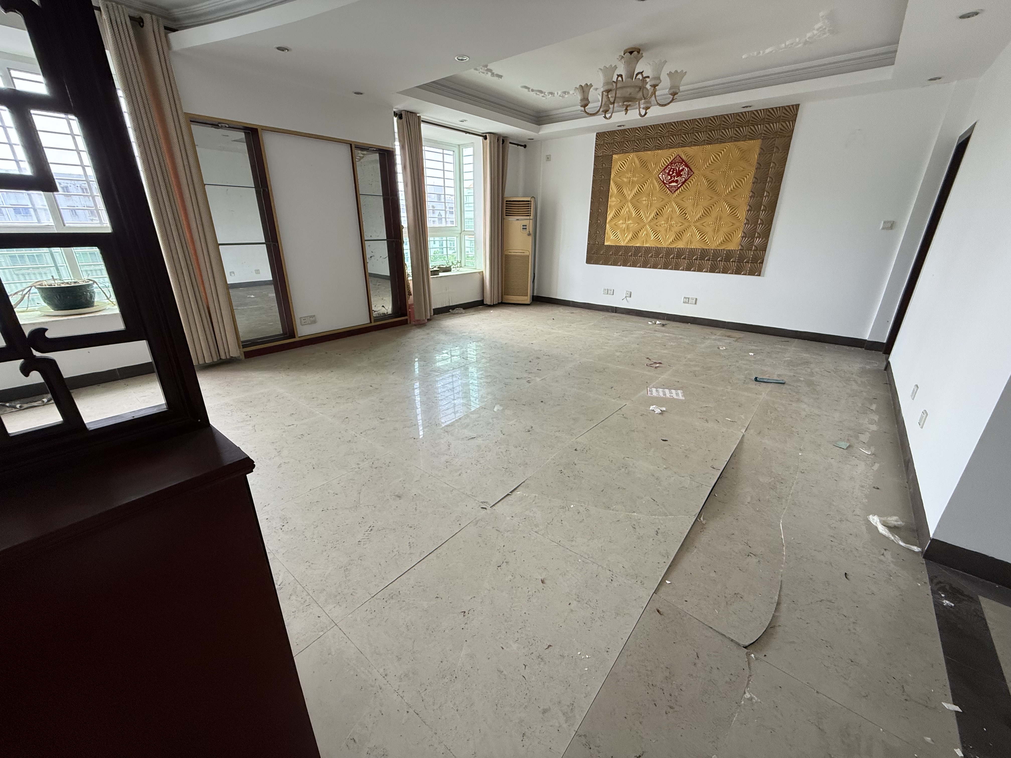 成信景苑  1室2厅2卫   200.00万