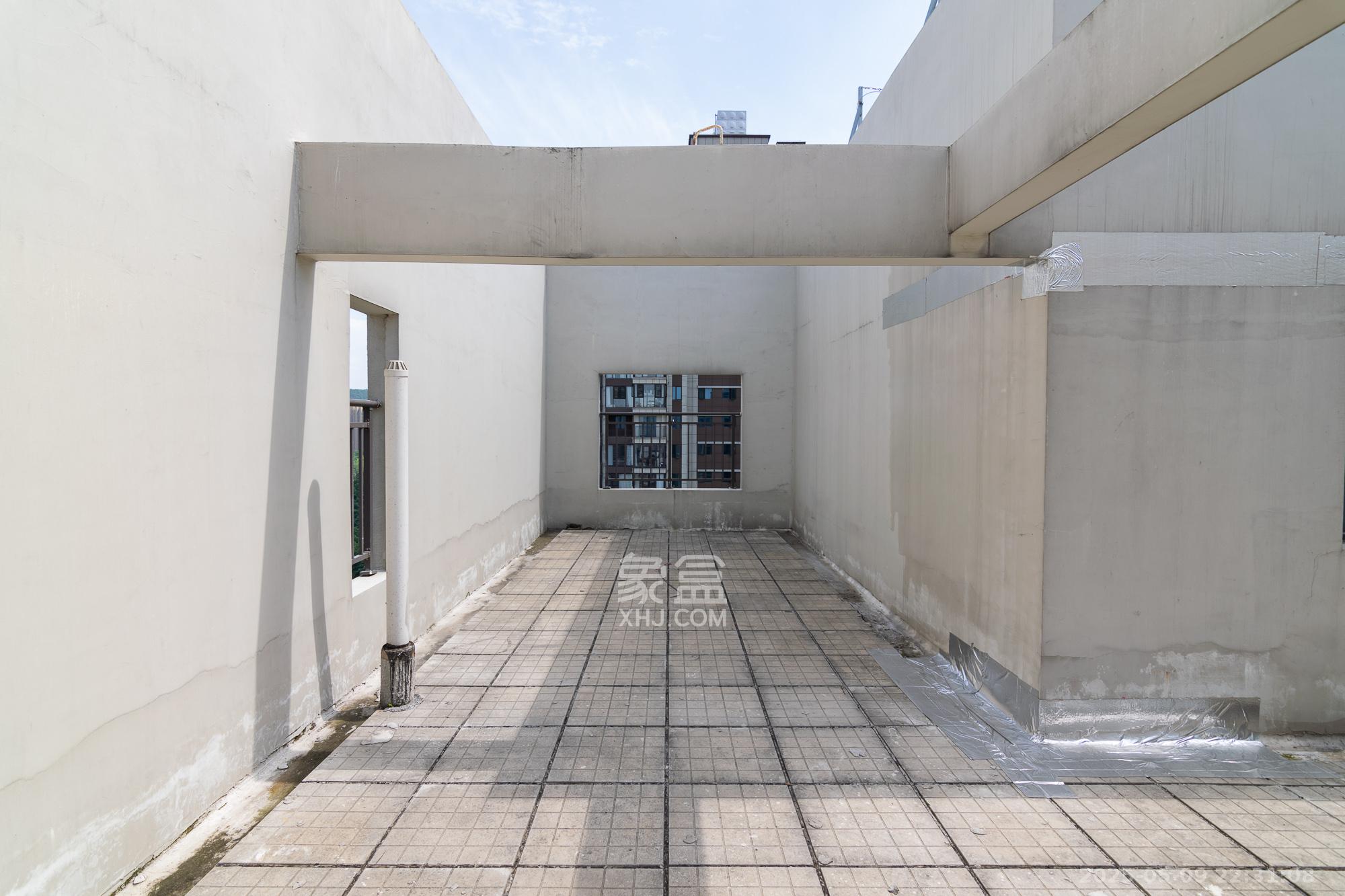 润和雅郡(润和紫郡六期) 6室3厅3卫 180.0万 润和雅郡(润和紫郡六期) 6室3厅3卫 180.0万其他