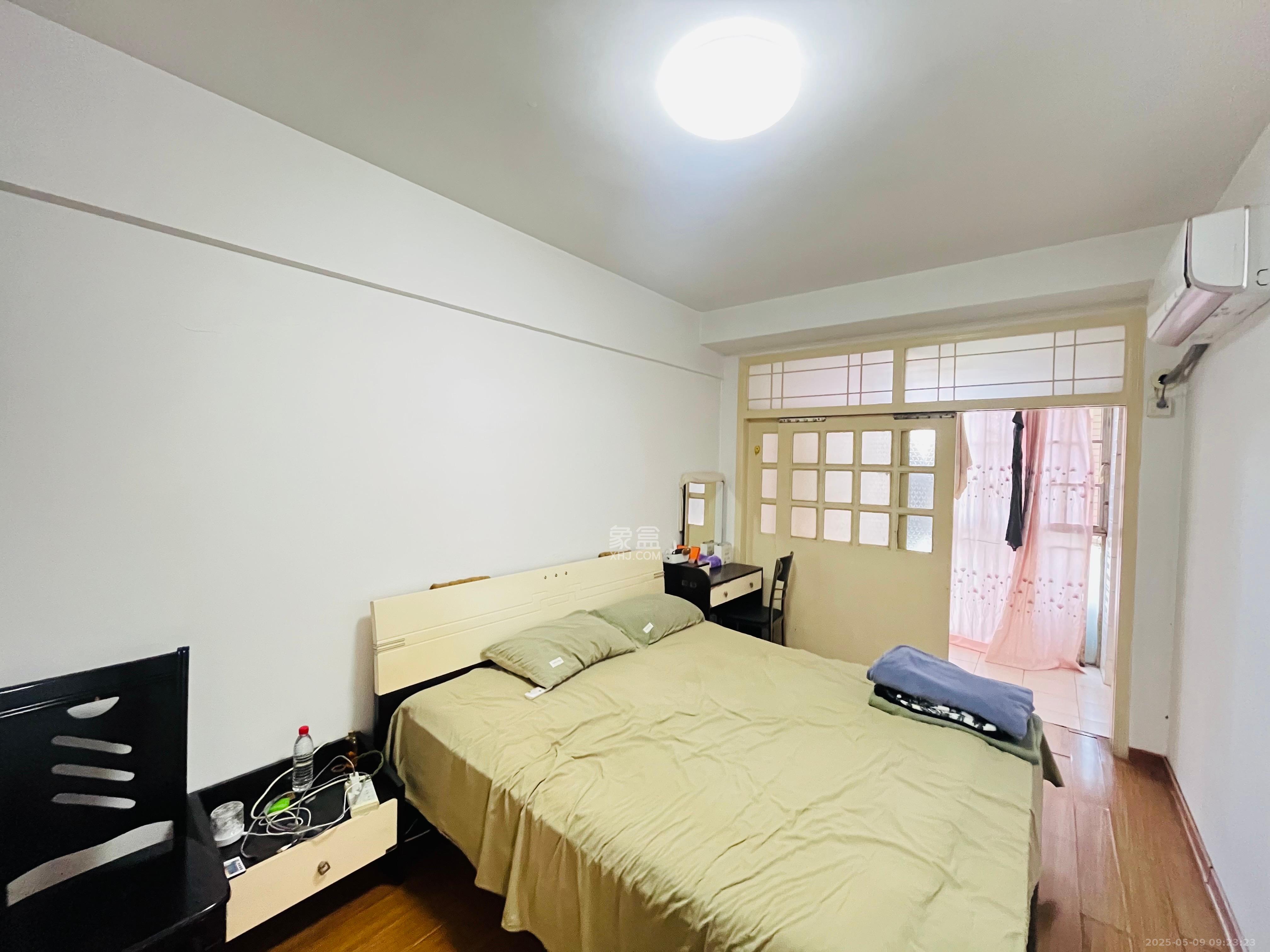 都市春天  2室2厅1卫   2000.00元/月室内图