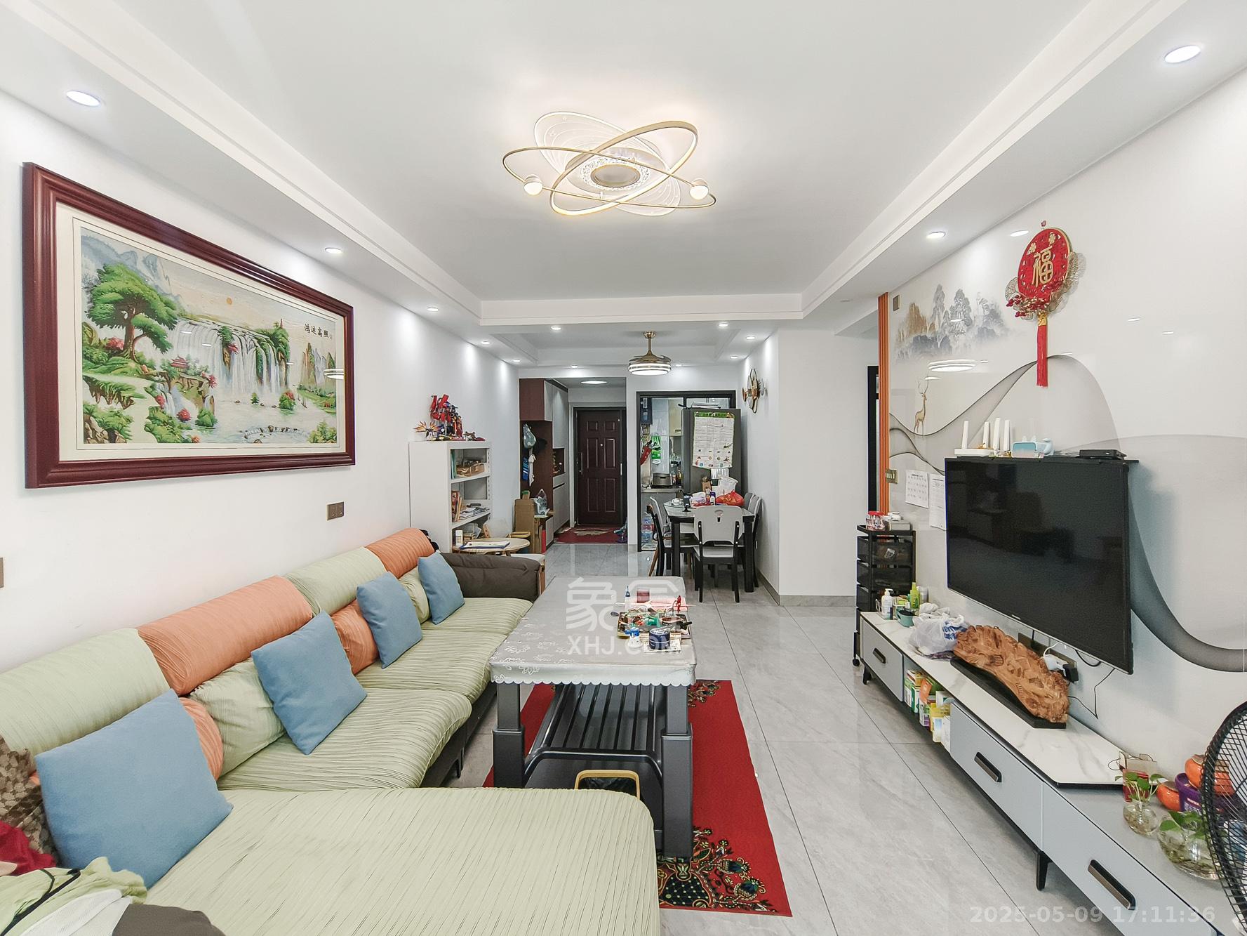 保利香槟国际  3室2厅2卫    95.0万 保利香槟国际  3室2厅2卫    95.0万客厅