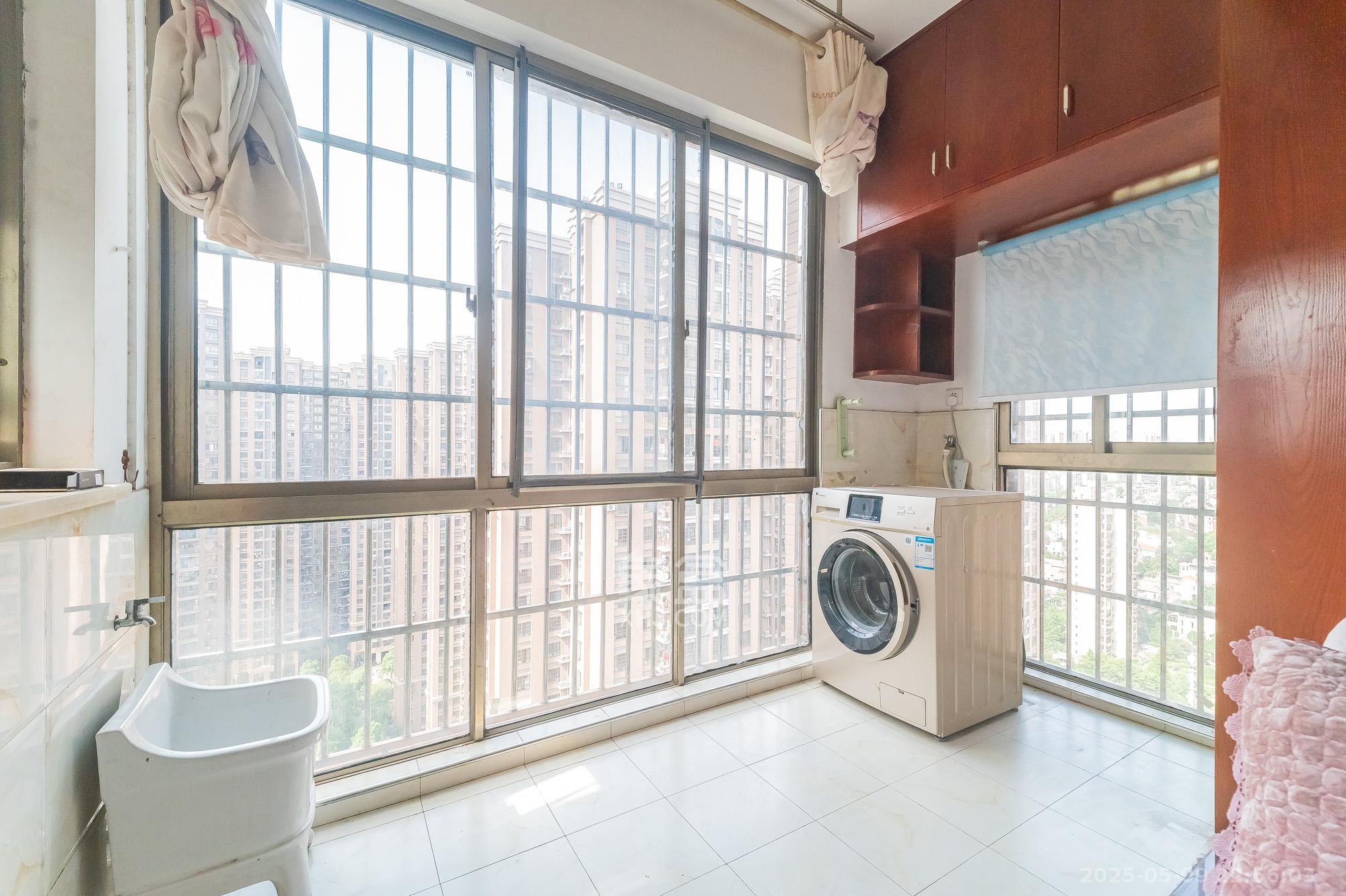 家和院 3室2厅1卫 79.8万 家和院 3室2厅1卫 79.8万阳台