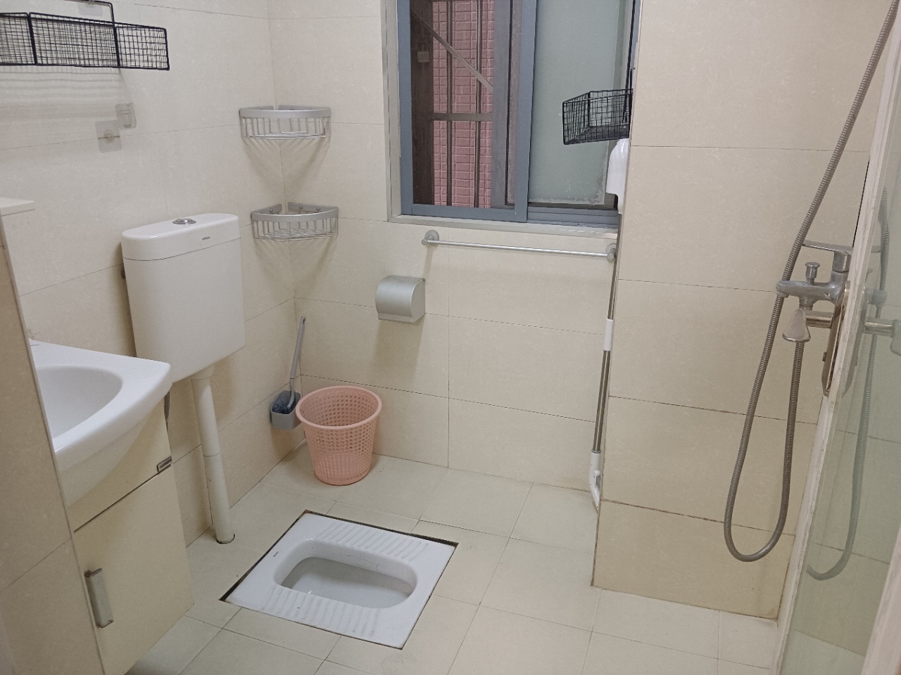 景湖春天 2室2厅1卫 1500.0元/月 景湖春天 2室2厅1卫 1500.0元/月室内图