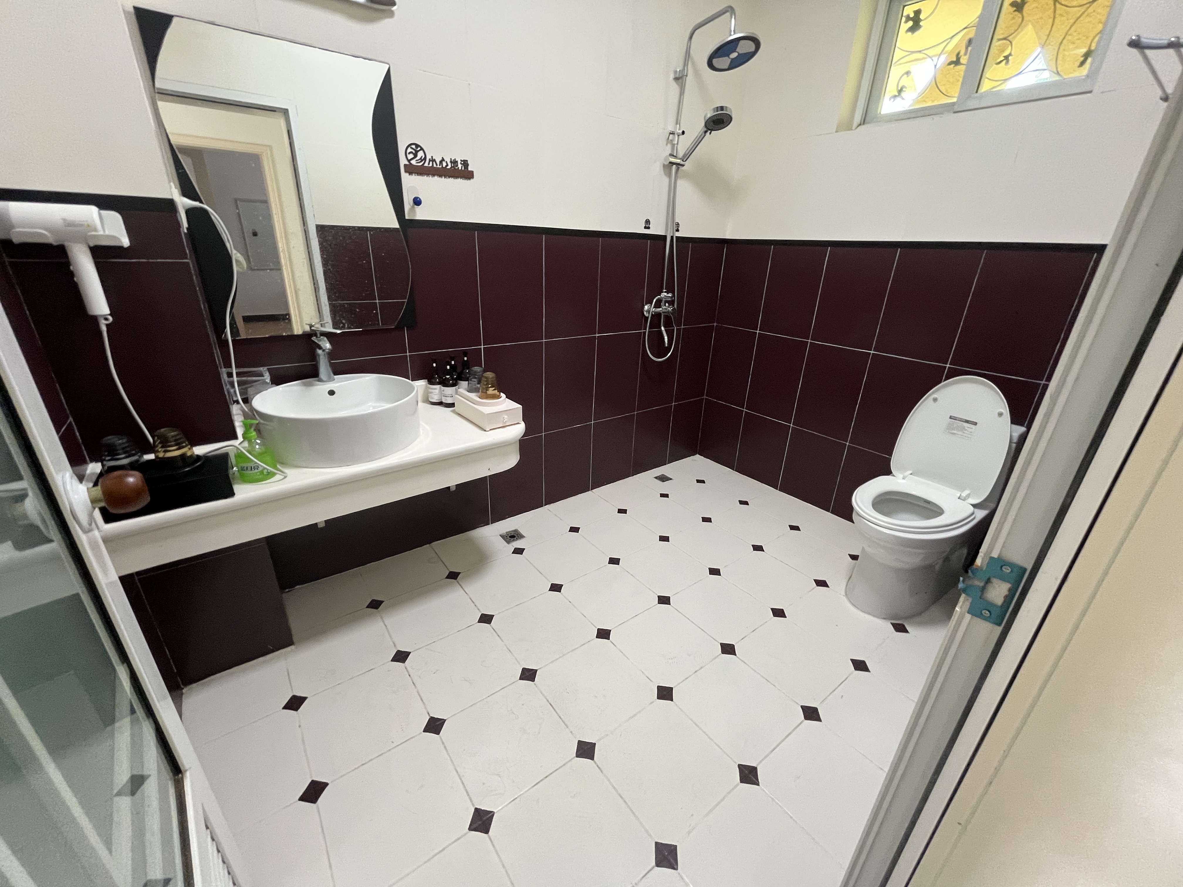 泉水山庄(别墅公寓区) 5室3厅6卫 25000.0元/月 泉水山庄(别墅公寓区) 5室3厅6卫 25000.0元/月室内图