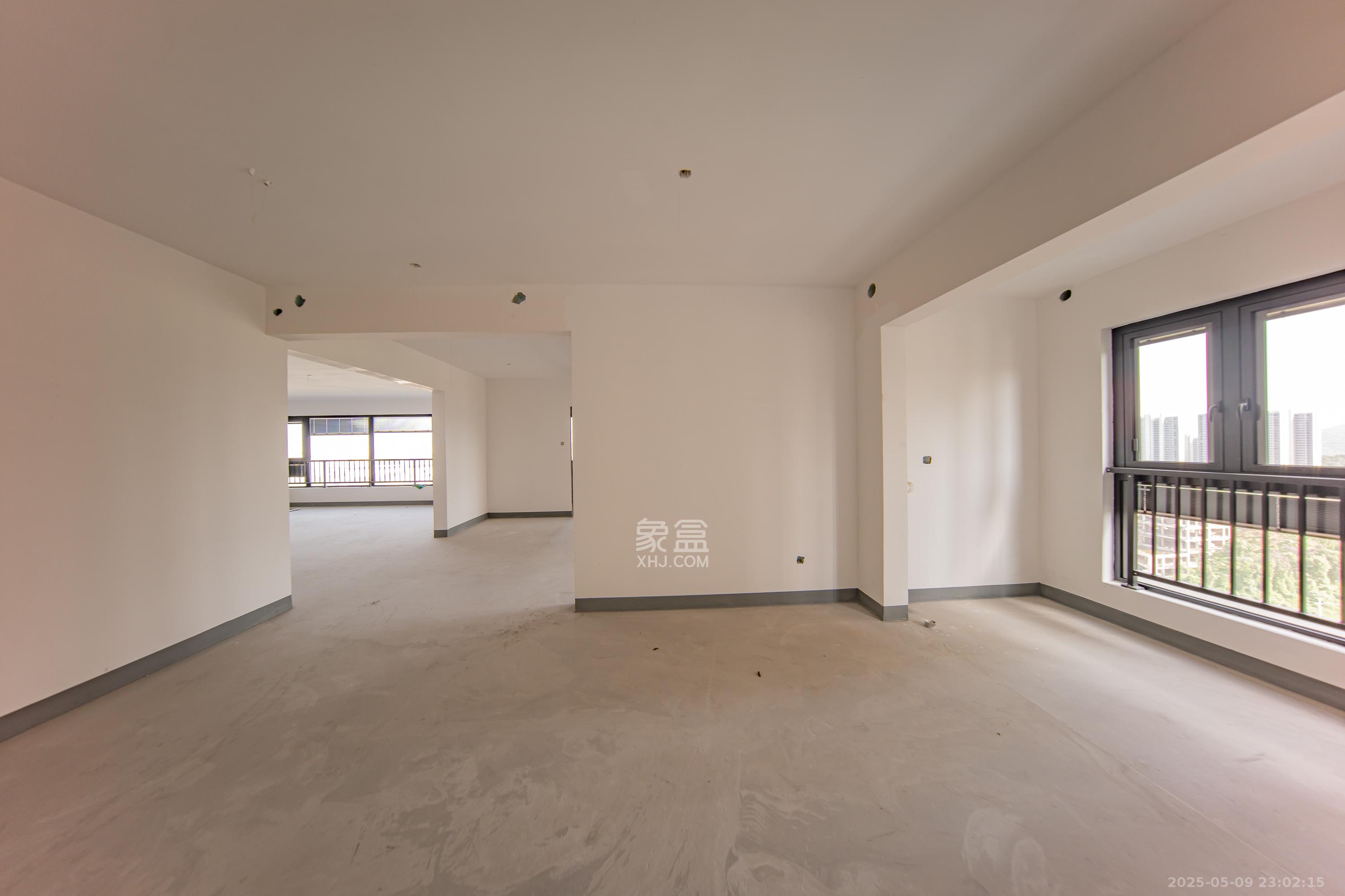 建投象山国际  5室2厅2卫   268.00万卧室