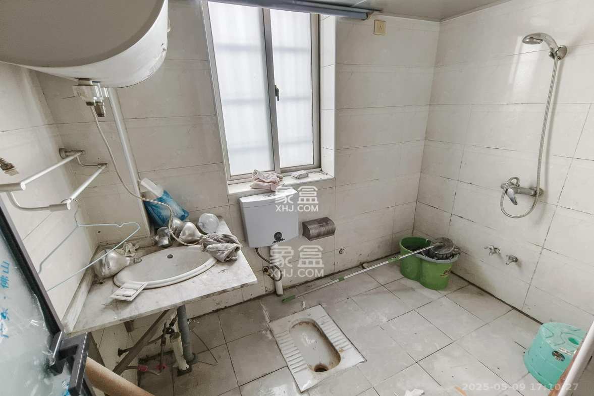 红树湾 5室2厅1卫 73.0万 红树湾 5室2厅1卫 73.0万卫生间