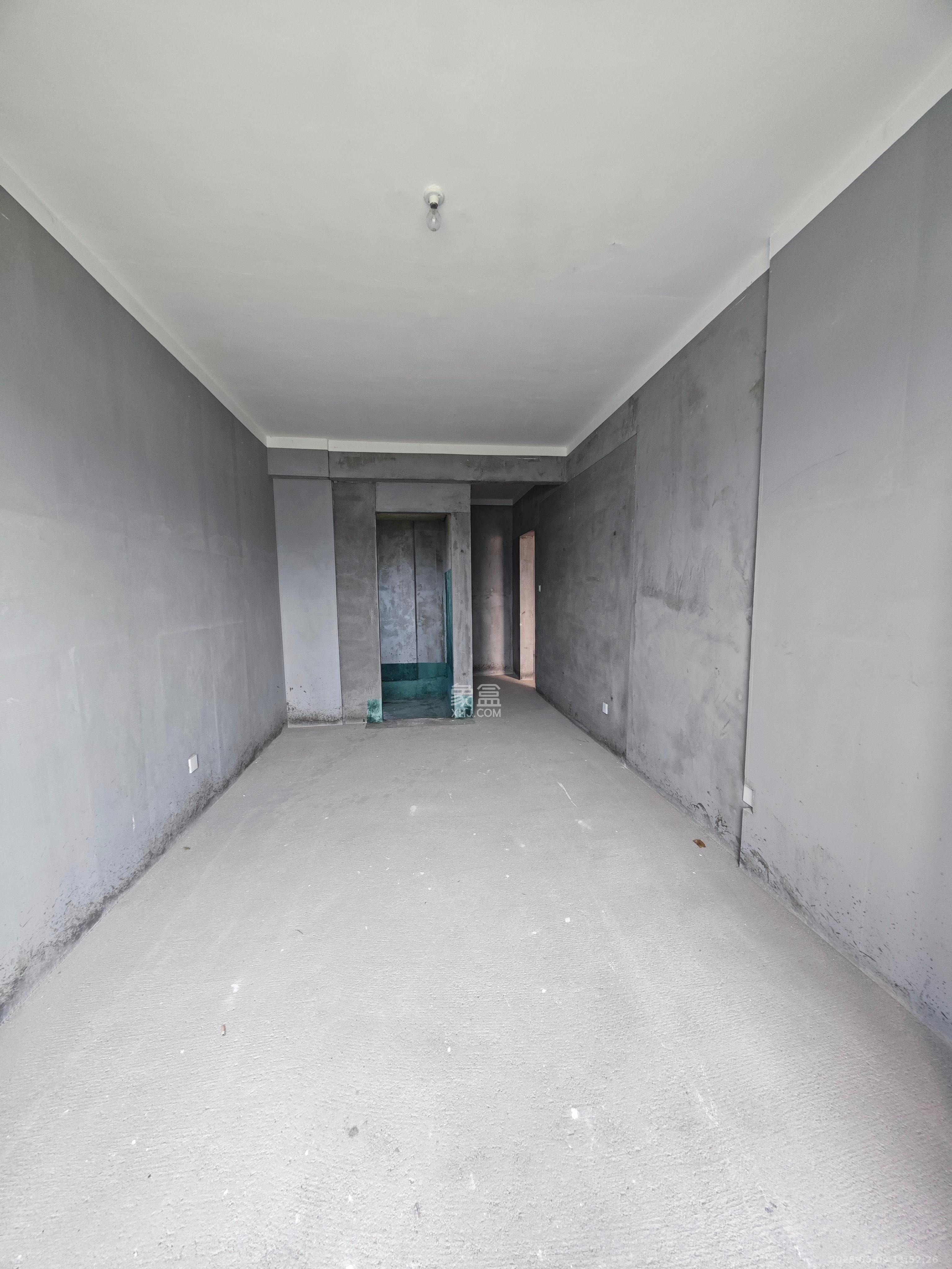 潭州壹号院  5室2厅2卫    69.3万 潭州壹号院  5室2厅2卫    69.3万客厅