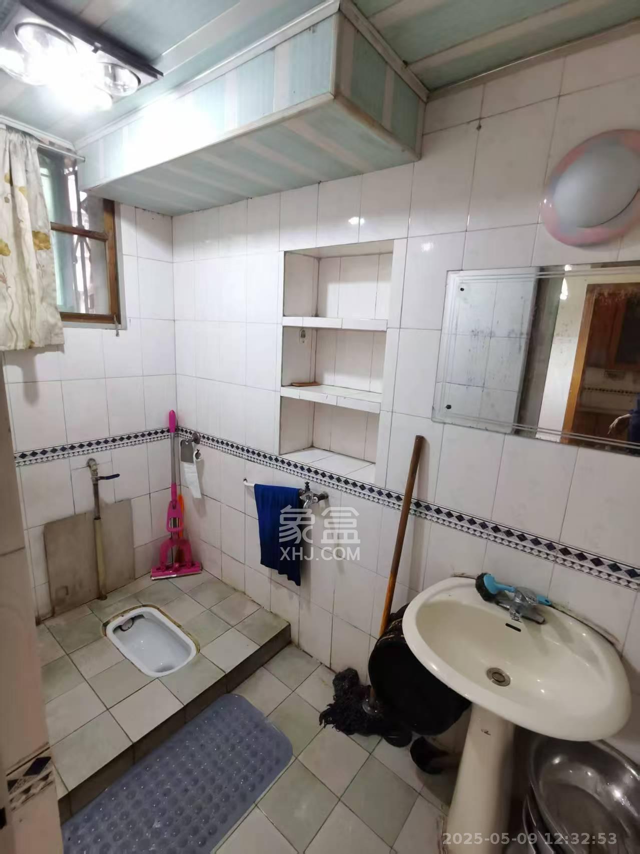 工商银行宿舍（南盘岭）  3室2厅1卫   32.80万室内图