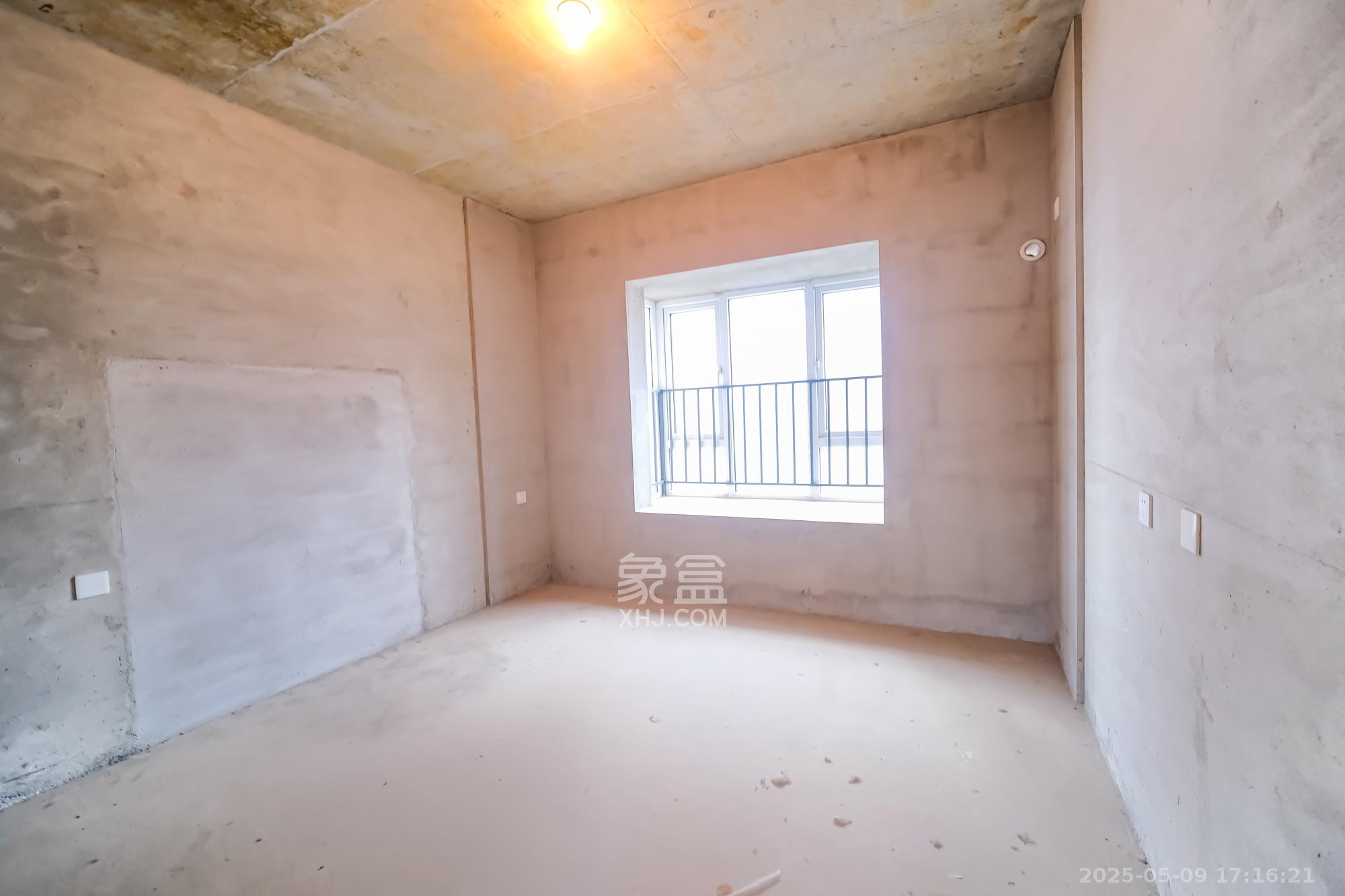 荣盛花语城 3室2厅1卫 58.0万 荣盛花语城 3室2厅1卫 58.0万卧室