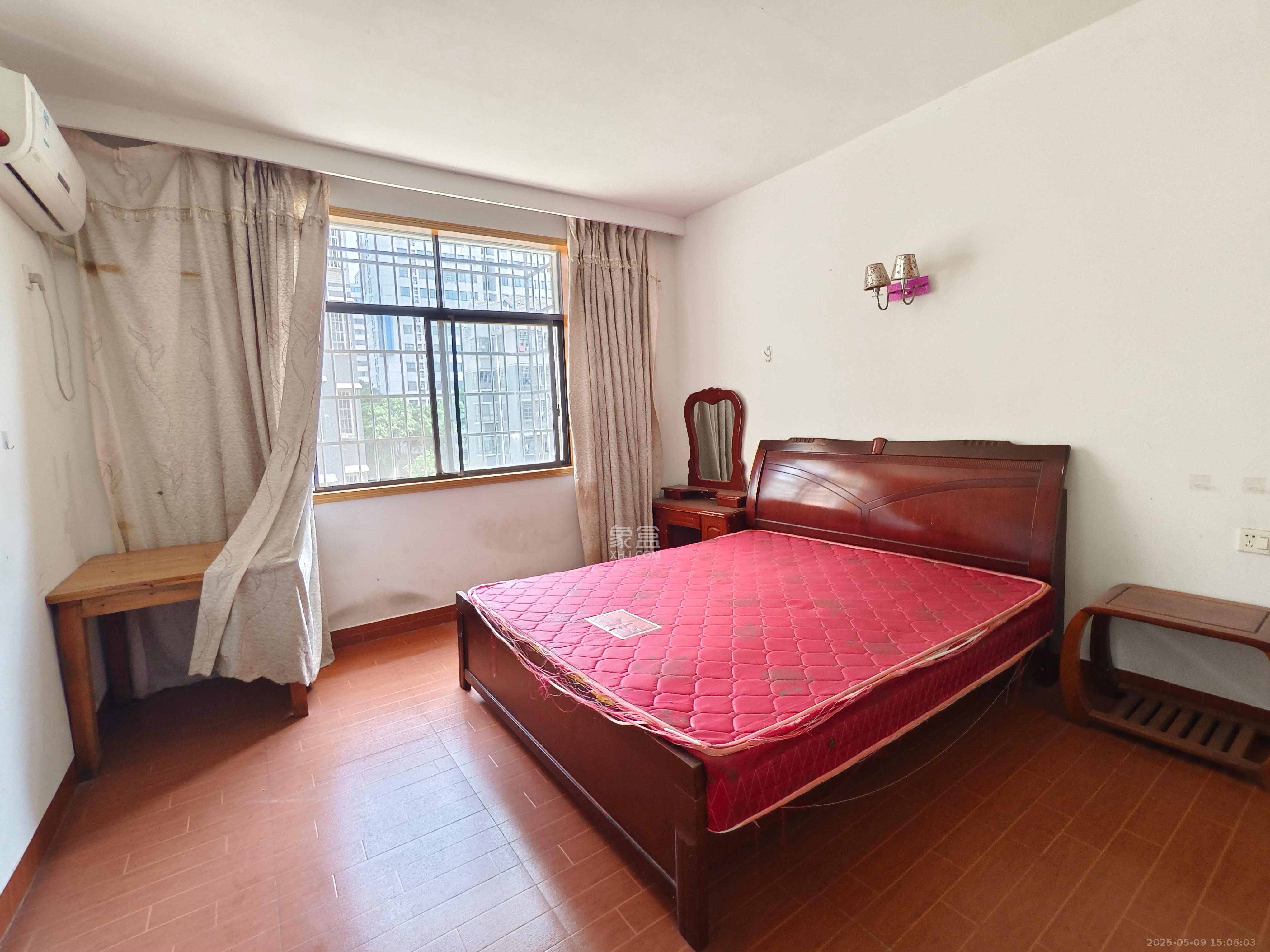 黄鹤小区3片  3室2厅1卫    2000.0元/月 黄鹤小区3片  3室2厅1卫    2000.0元/月室内图