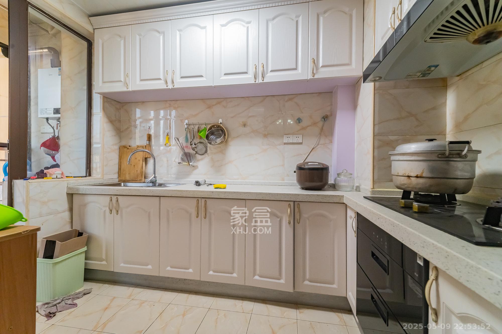 华润置地广场一期 3室2厅2卫 80.0万 华润置地广场一期 3室2厅2卫 80.0万厨房