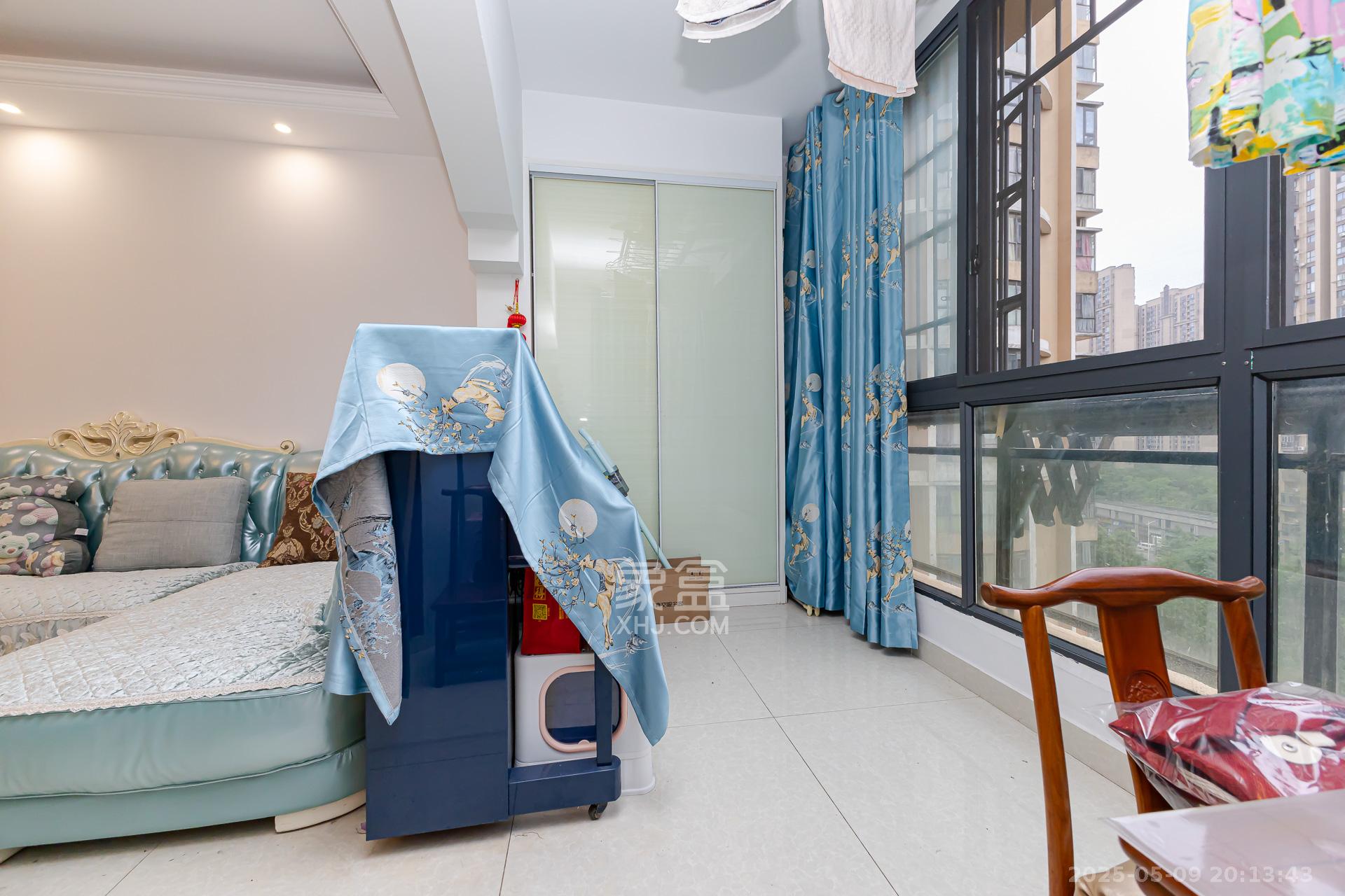 勤诚达新界 3室2厅1卫 90.0万 勤诚达新界 3室2厅1卫 90.0万阳台