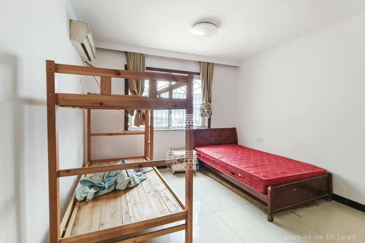 红树湾 5室2厅1卫 73.0万 红树湾 5室2厅1卫 73.0万卧室