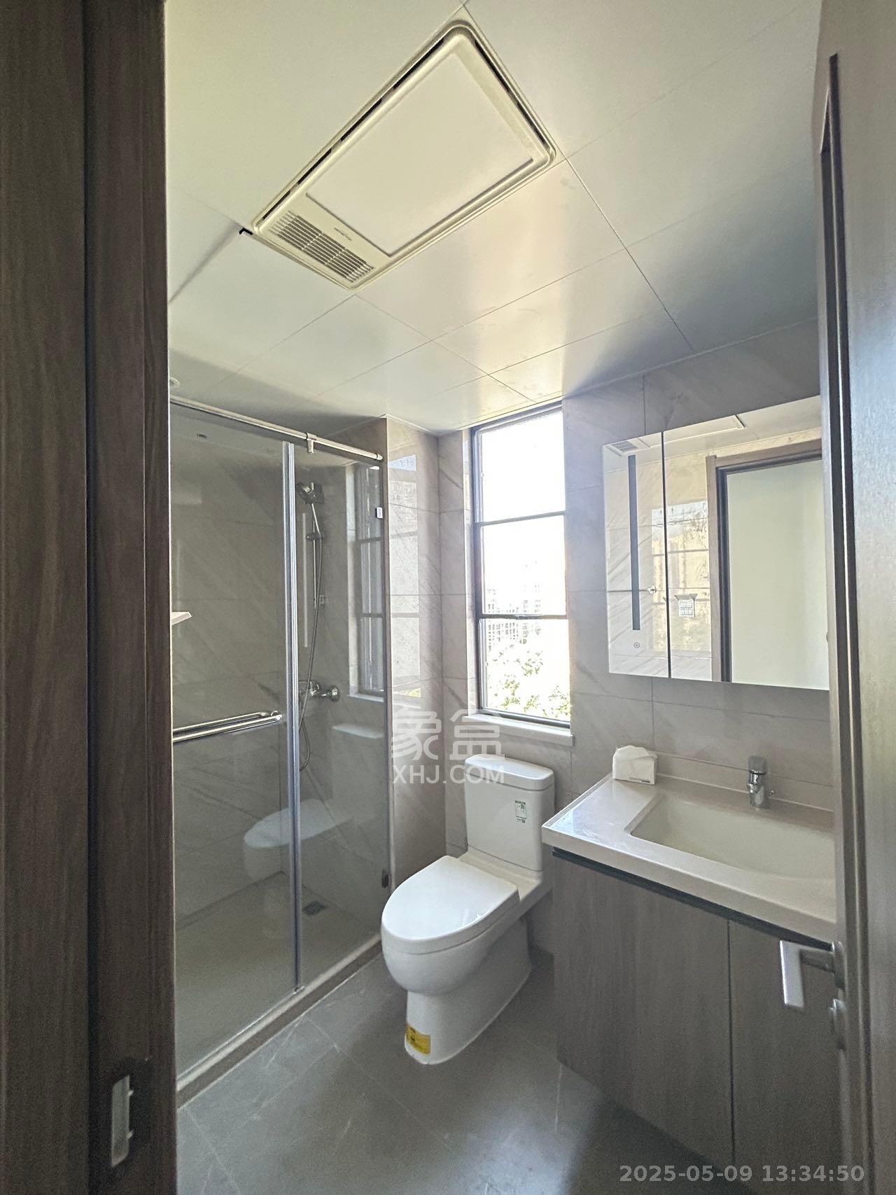 龙湖春江天玺  4室2厅2卫    4600.0元/月室内图