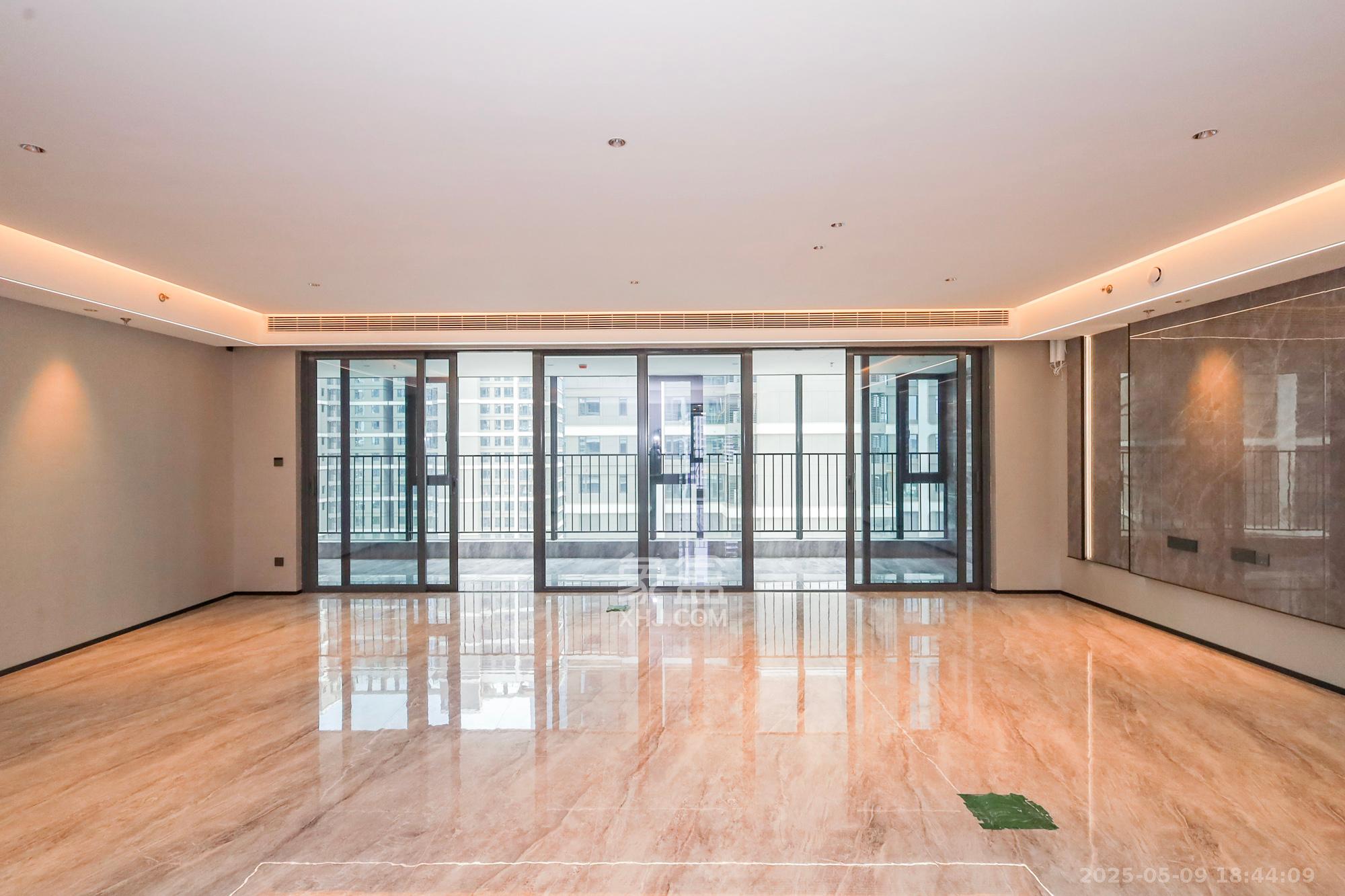 旭辉铂悦湘江  4室2厅4卫    598.0万 旭辉铂悦湘江  4室2厅4卫    598.0万