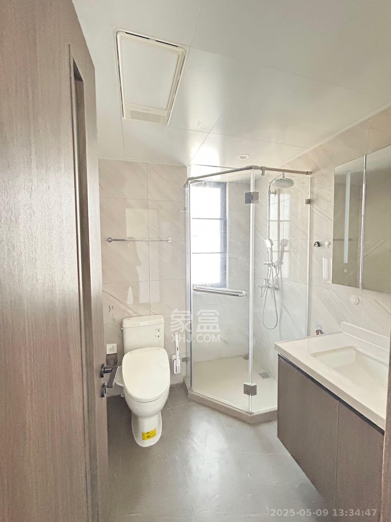 龙湖春江天玺  4室2厅2卫    4600.0元/月室内图