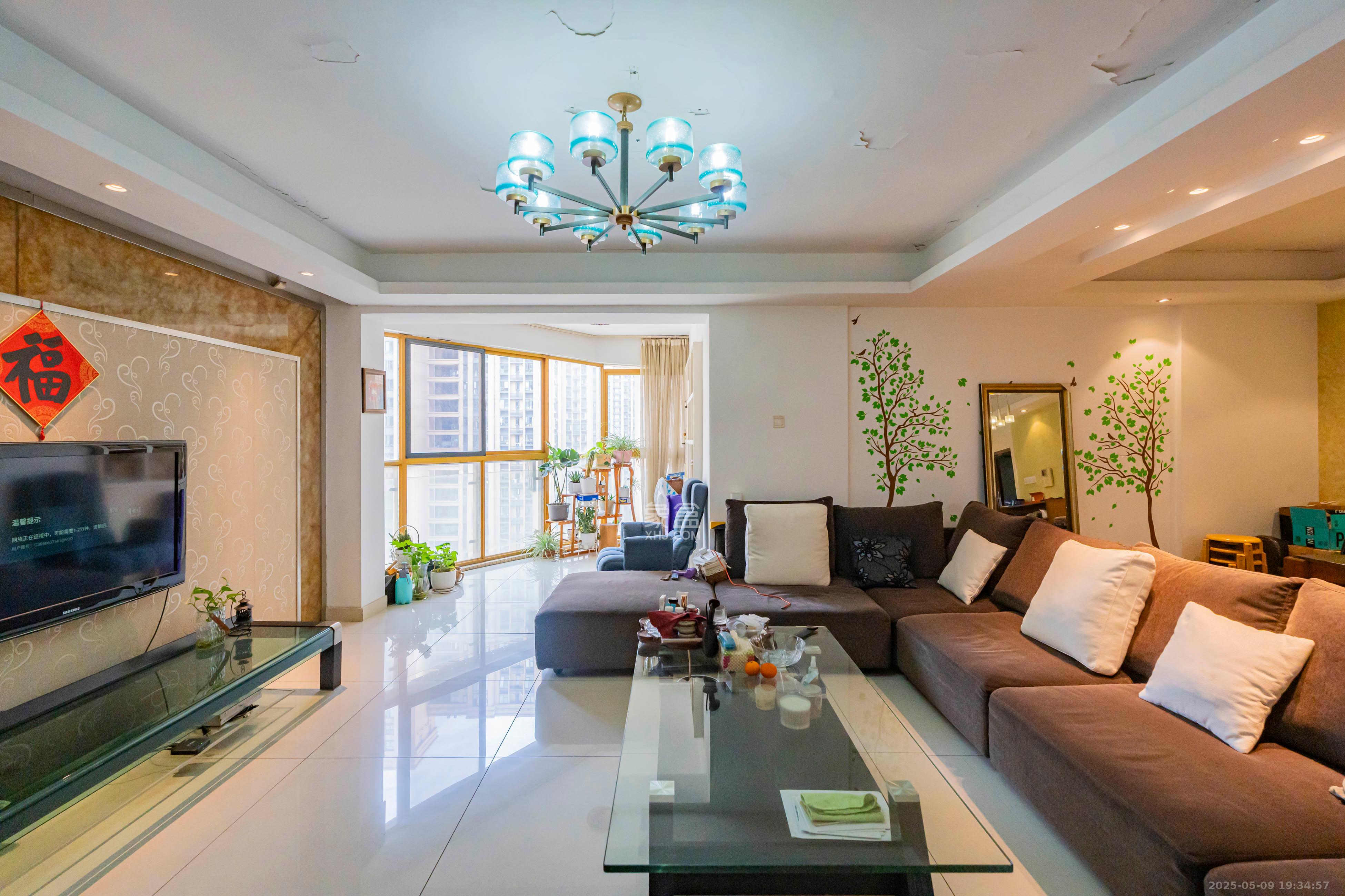 天健芙蓉盛世一期 3室1厅1卫 130.0万 天健芙蓉盛世一期 3室1厅1卫 130.0万客厅