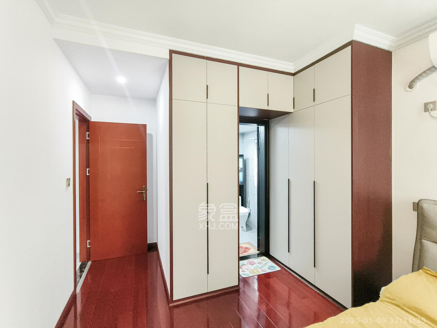 保利香槟国际  3室2厅2卫    95.0万 保利香槟国际  3室2厅2卫    95.0万卧室