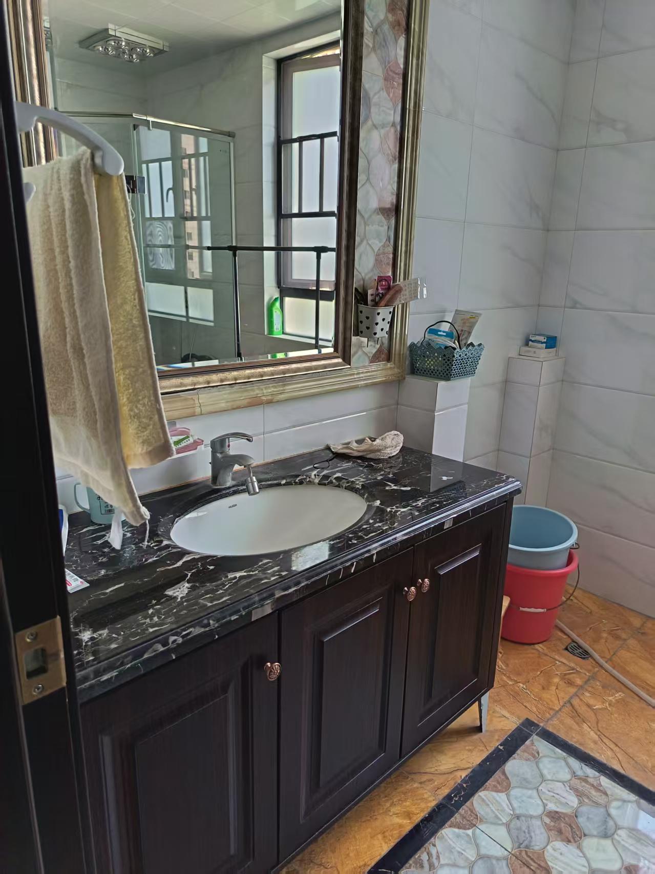 碧桂园 5室2厅4卫 3600.0元/月 碧桂园 5室2厅4卫 3600.0元/月室内图