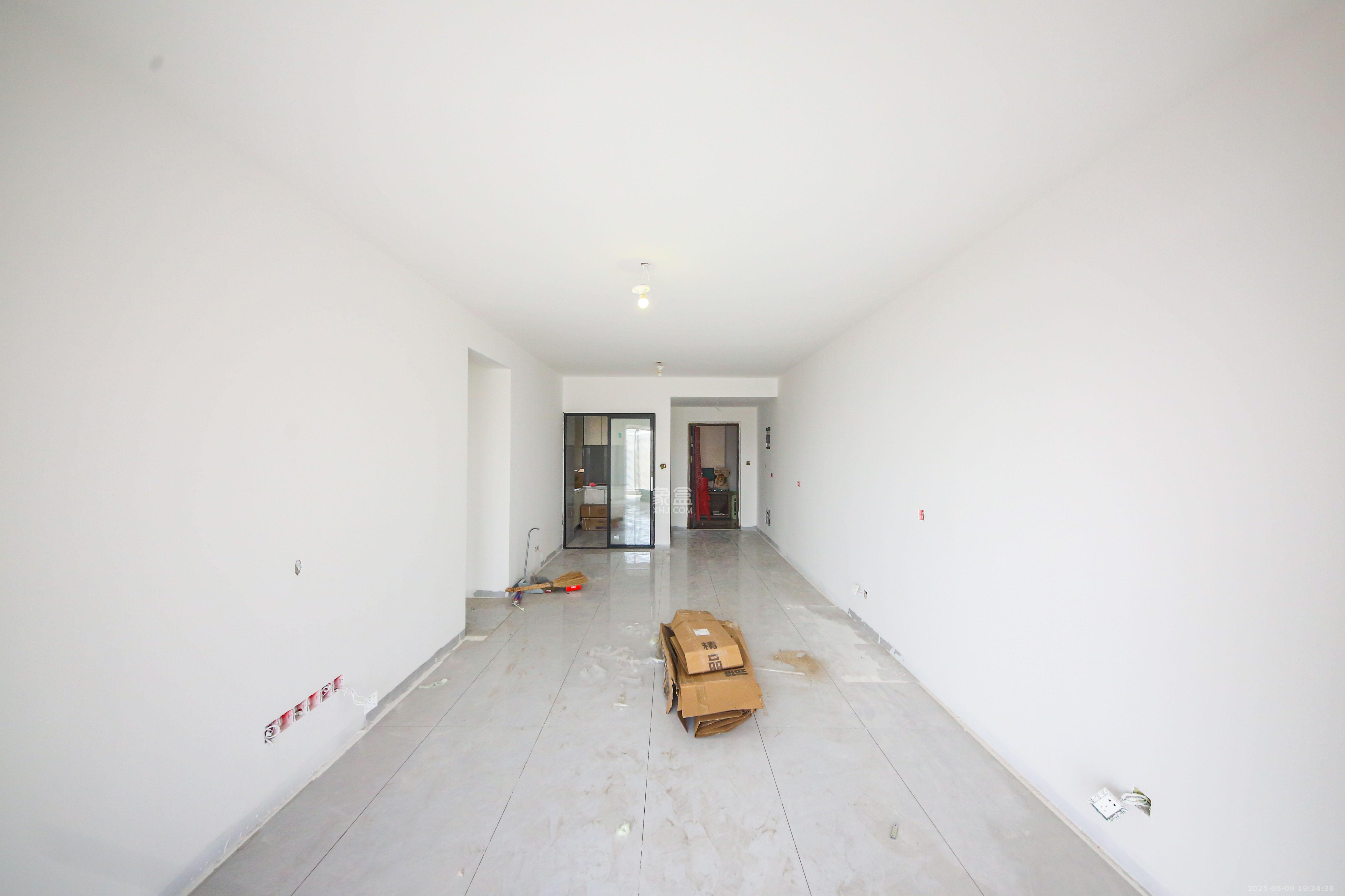 弘阳昕悦府 3室2厅1卫 118.8万 弘阳昕悦府 3室2厅1卫 118.8万客厅