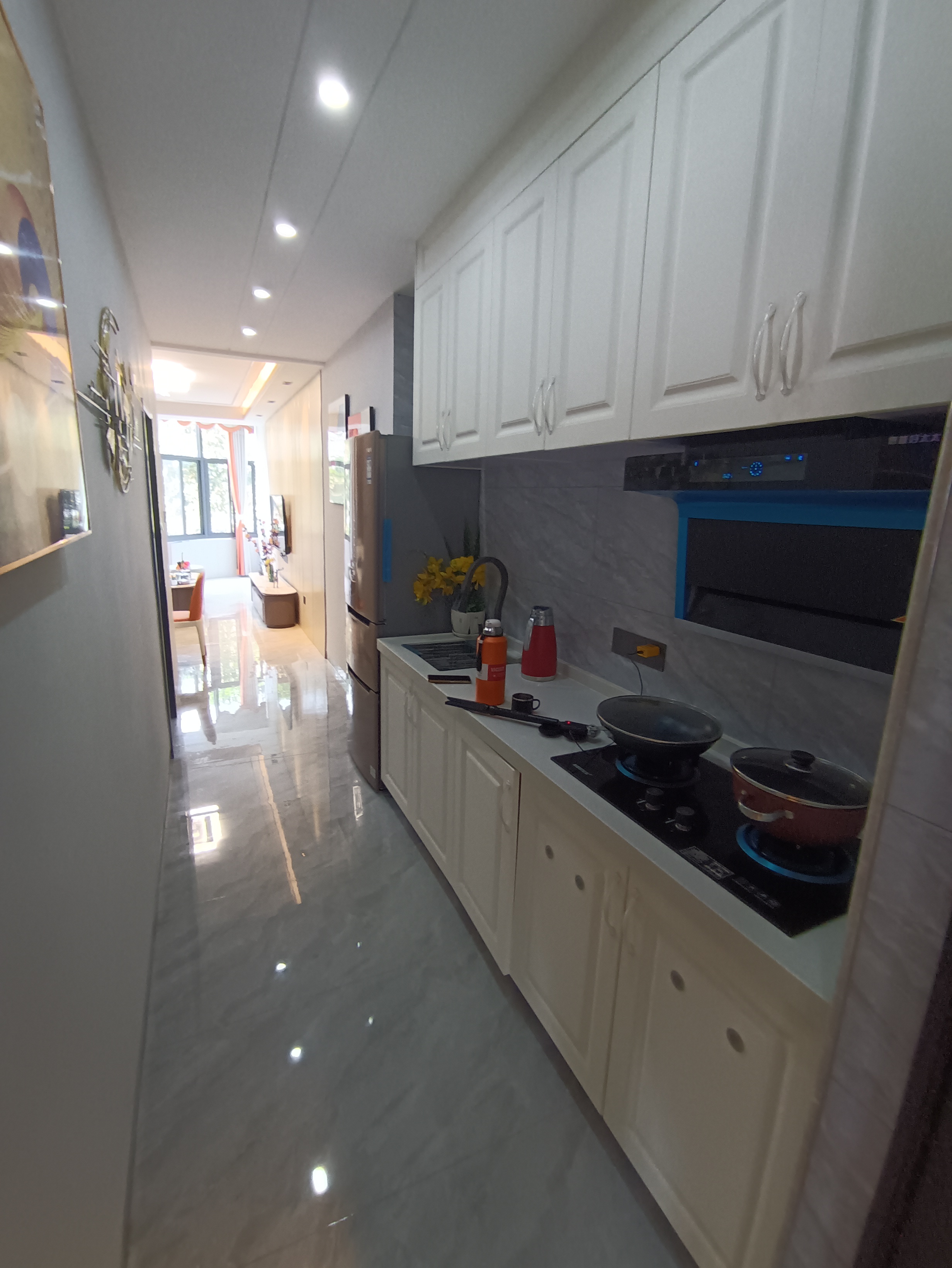 鸿昌盛大厦 2室2厅1卫 89.0万 鸿昌盛大厦 2室2厅1卫 89.0万客厅