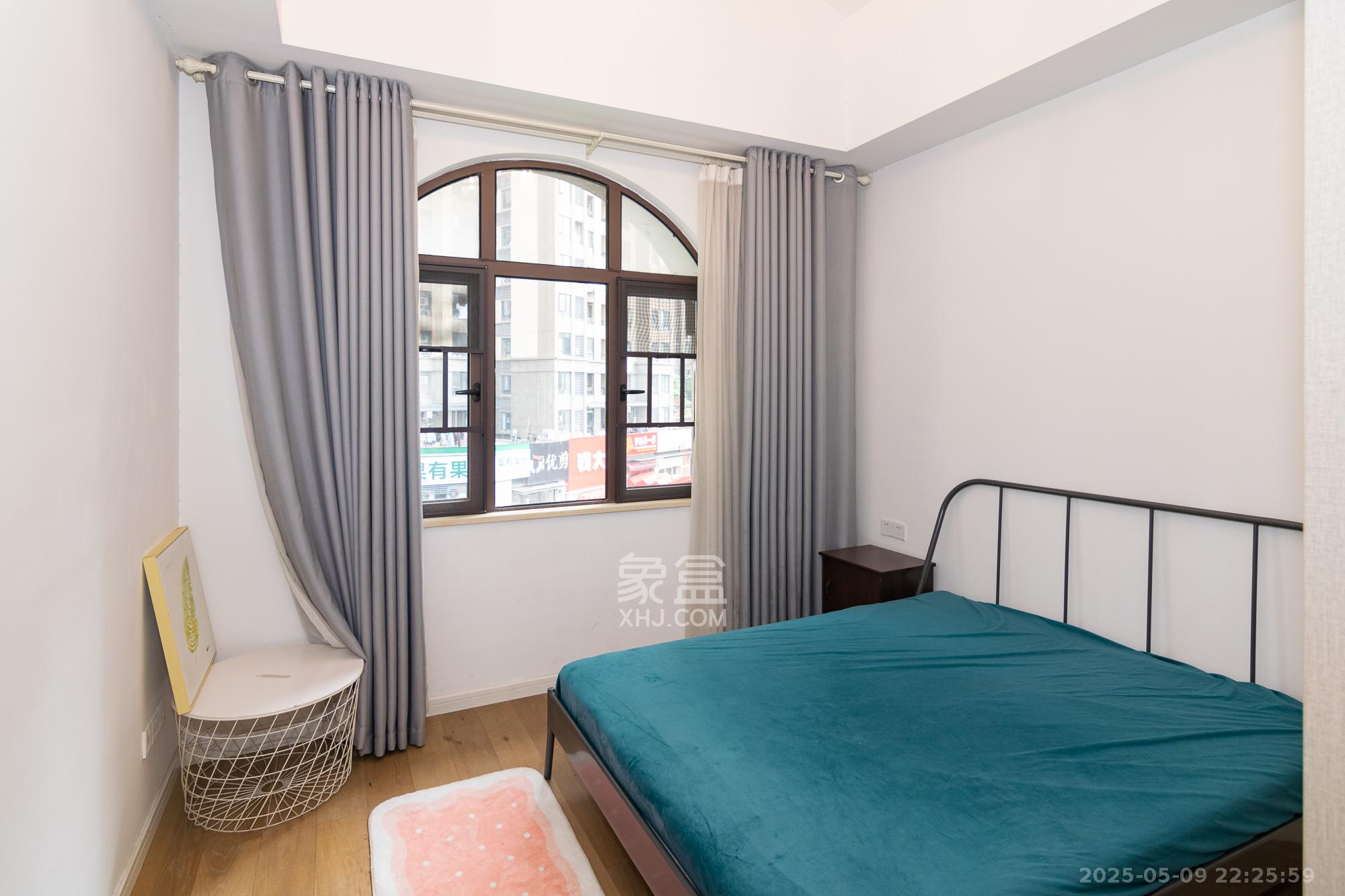 金地三千府(金地湖山樾、金地自在城) 5室3厅3卫 263.0万 金地三千府(金地湖山樾、金地自在城) 5室3厅3卫 263.0万卧室