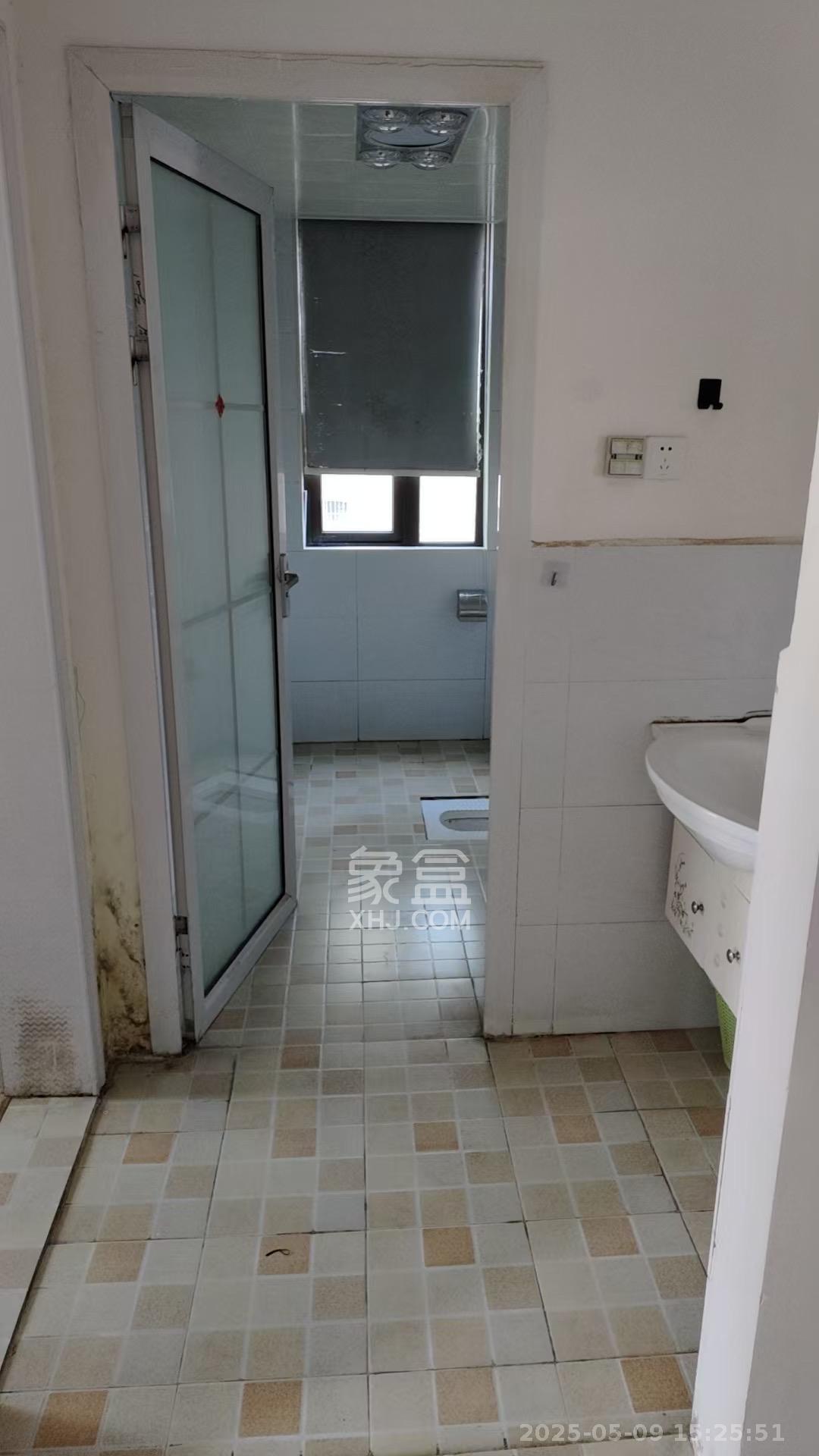 地质家园一、二期(地泰人民公馆) 3室2厅1卫 3340.0元/月 地质家园一、二期(地泰人民公馆) 3室2厅1卫 3340.0元/月室内图