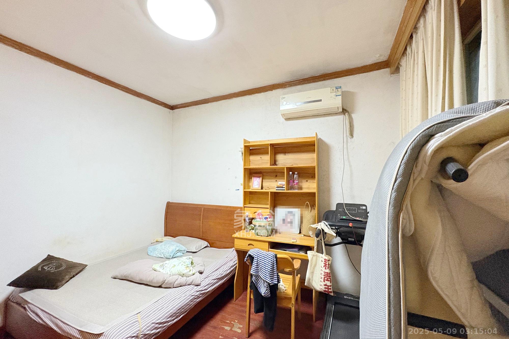 建材设计研究院综合楼（省建筑材料研究设计院宿舍）  2室1厅1卫   75.00万卧室