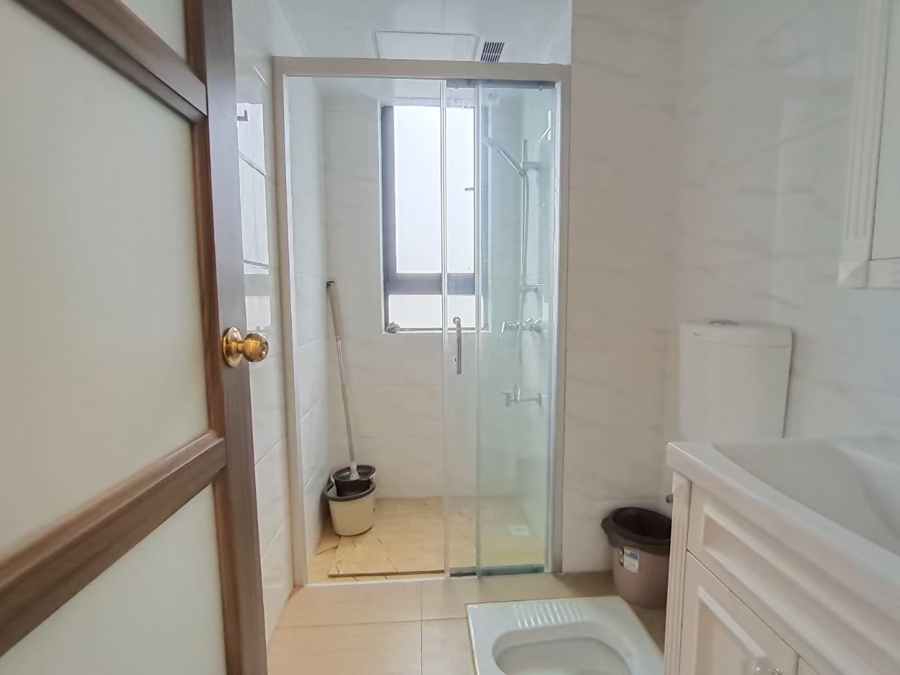 碧桂园梓山府 4室2厅2卫 2500.0元/月 碧桂园梓山府 4室2厅2卫 2500.0元/月室内图