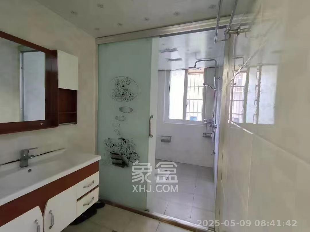 咸嘉新村嘉兴苑  3室1厅1卫    2400.0元/月 咸嘉新村嘉兴苑  3室1厅1卫    2400.0元/月室内图1