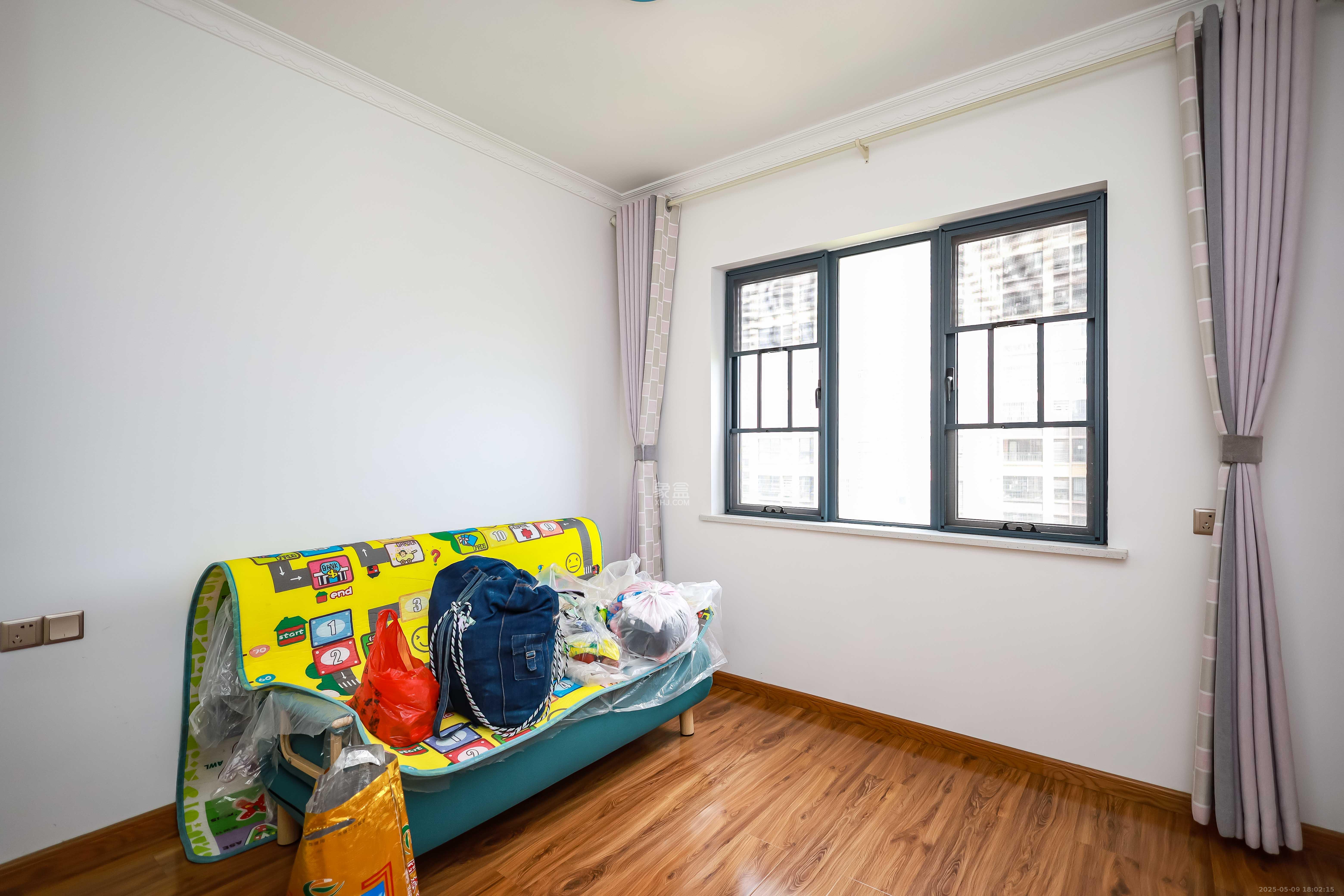 天麓尚层  4室2厅2卫    106.0万 天麓尚层  4室2厅2卫    106.0万卧室