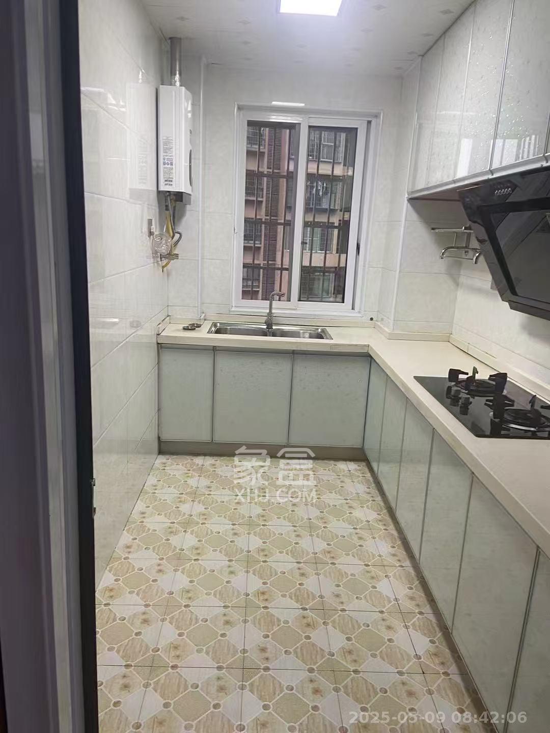 咸嘉新村嘉兴苑  3室1厅1卫    2400.0元/月 咸嘉新村嘉兴苑  3室1厅1卫    2400.0元/月室内图