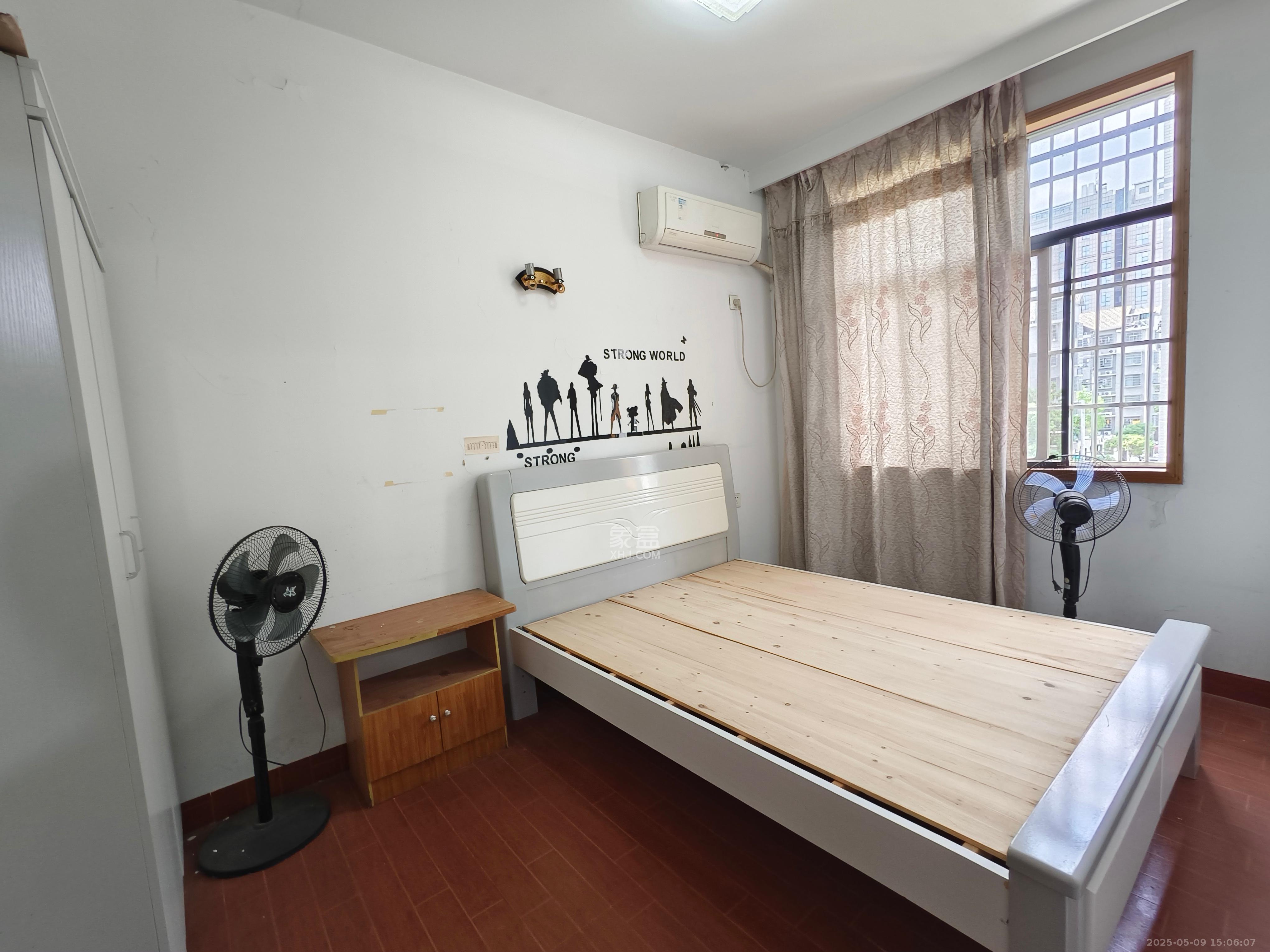 黄鹤小区3片  3室2厅1卫    2000.0元/月 黄鹤小区3片  3室2厅1卫    2000.0元/月室内图