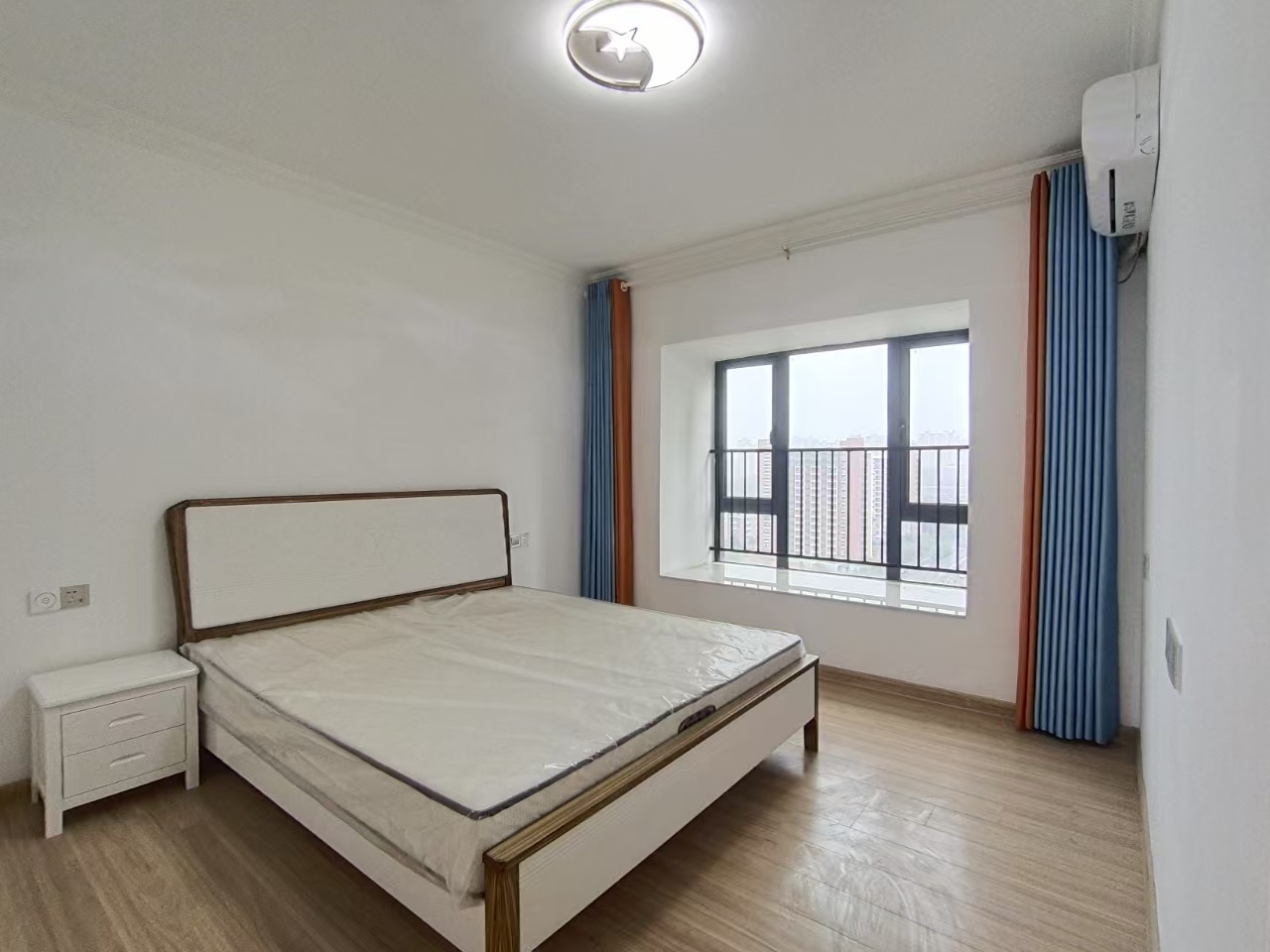 碧桂园梓山府 4室2厅2卫 2500.0元/月 碧桂园梓山府 4室2厅2卫 2500.0元/月室内图