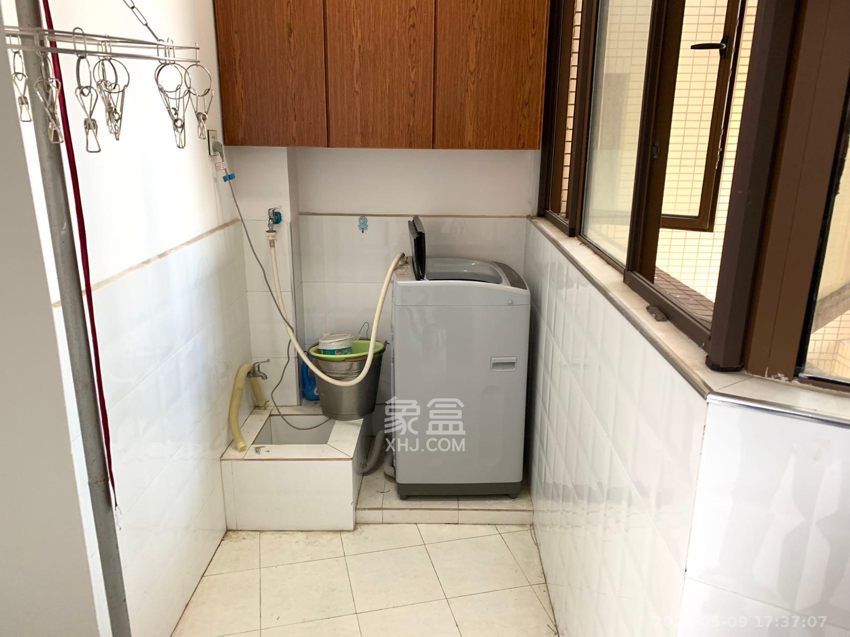 高信向日葵  3室2厅1卫    2500.0元/月室内图