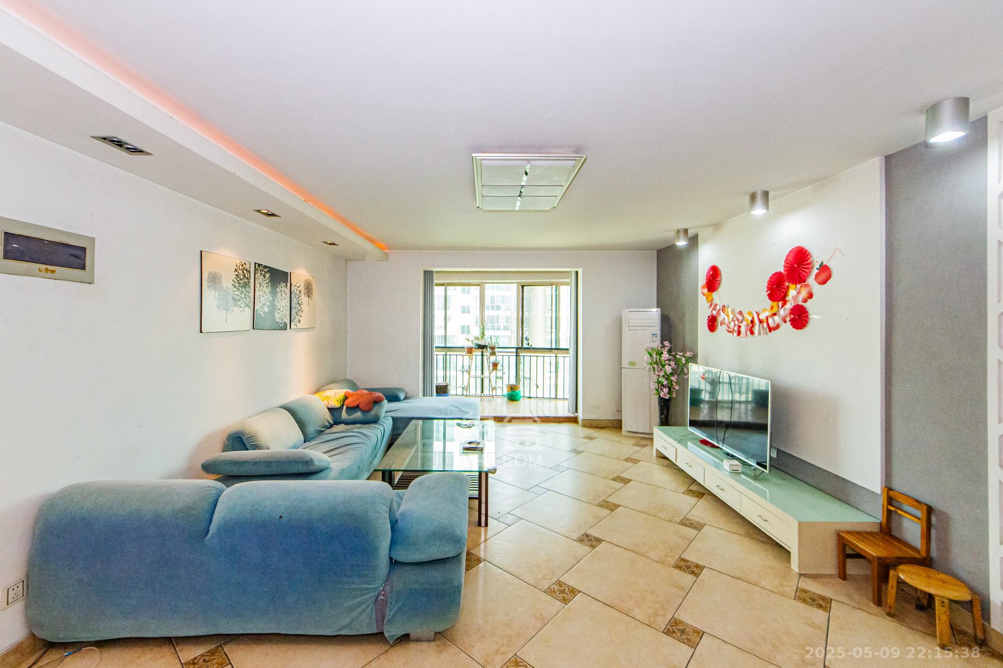 景香苑 3室2厅2卫 115.0万 景香苑 3室2厅2卫 115.0万客厅