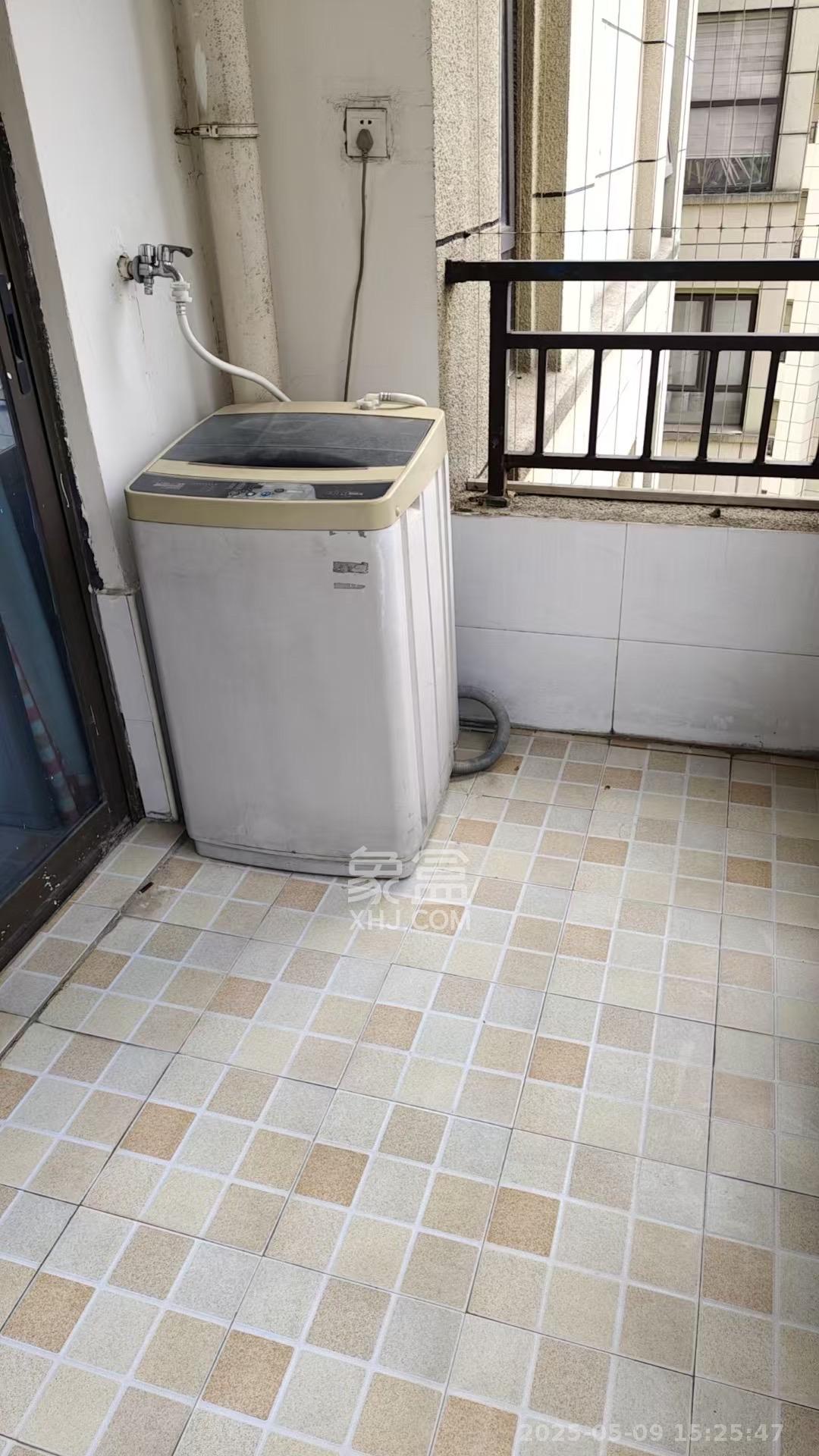 地质家园一、二期(地泰人民公馆) 3室2厅1卫 3340.0元/月 地质家园一、二期(地泰人民公馆) 3室2厅1卫 3340.0元/月室内图