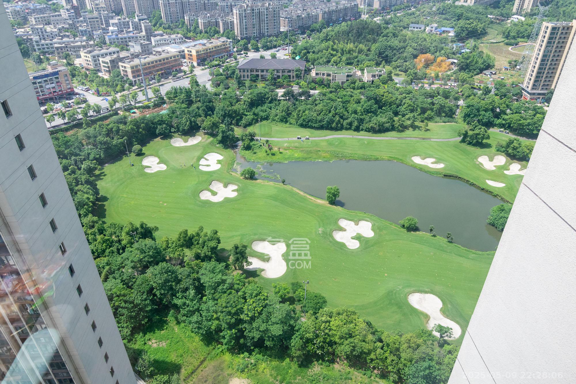 碧桂园高尔夫花园 4室2厅2卫 125.0万 碧桂园高尔夫花园 4室2厅2卫 125.0万其他