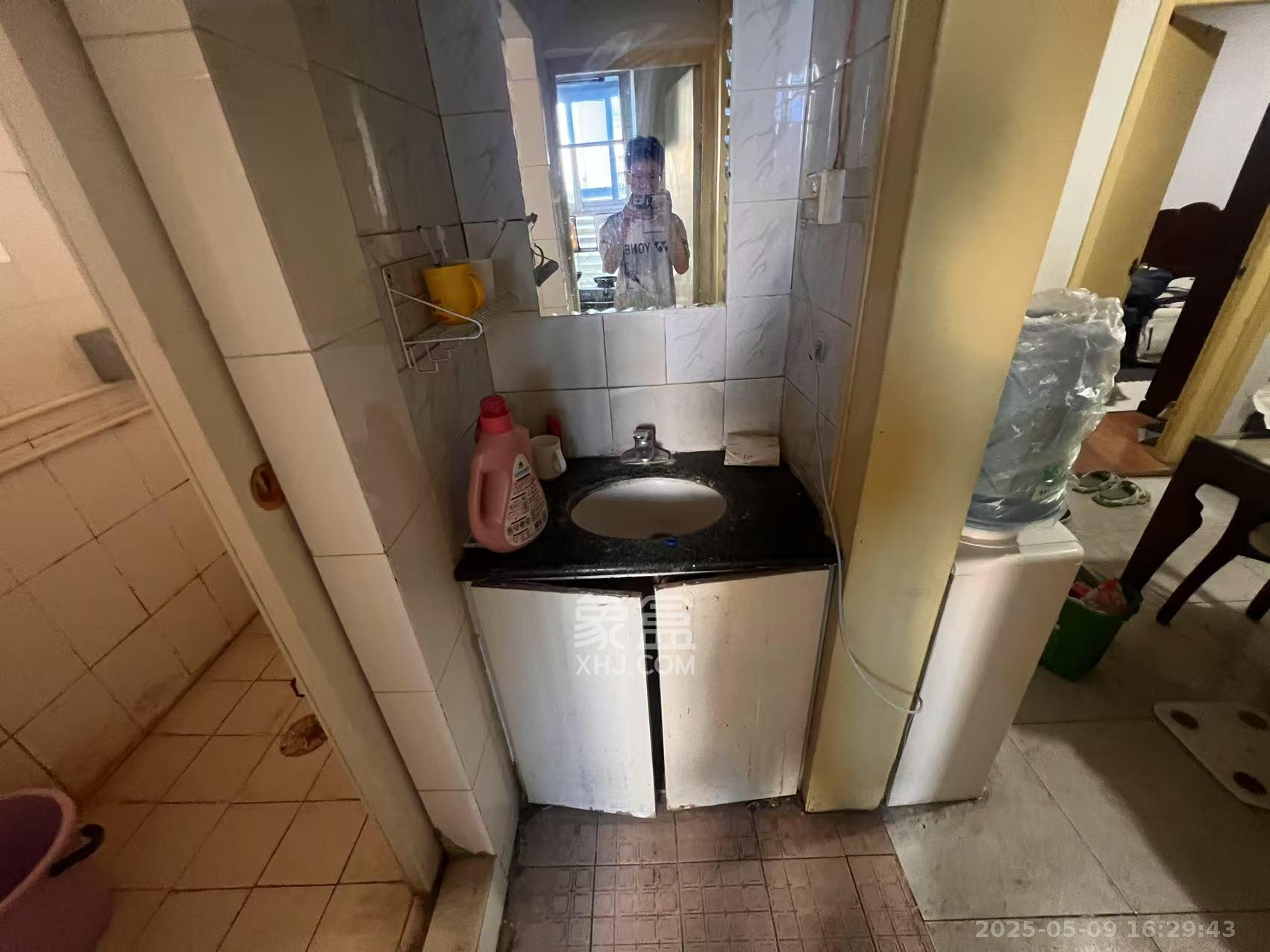 湖南大学民主村 3室2厅1卫 2200.0元/月 湖南大学民主村 3室2厅1卫 2200.0元/月室内图