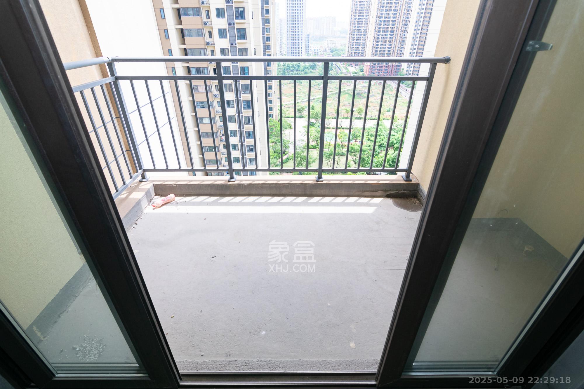 美的翰城  3室2厅2卫    63.8万 美的翰城  3室2厅2卫    63.8万阳台