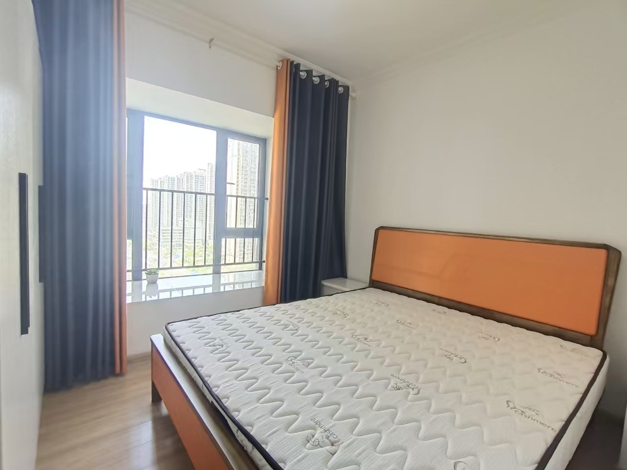 碧桂园梓山府 4室2厅2卫 2500.0元/月 碧桂园梓山府 4室2厅2卫 2500.0元/月室内图